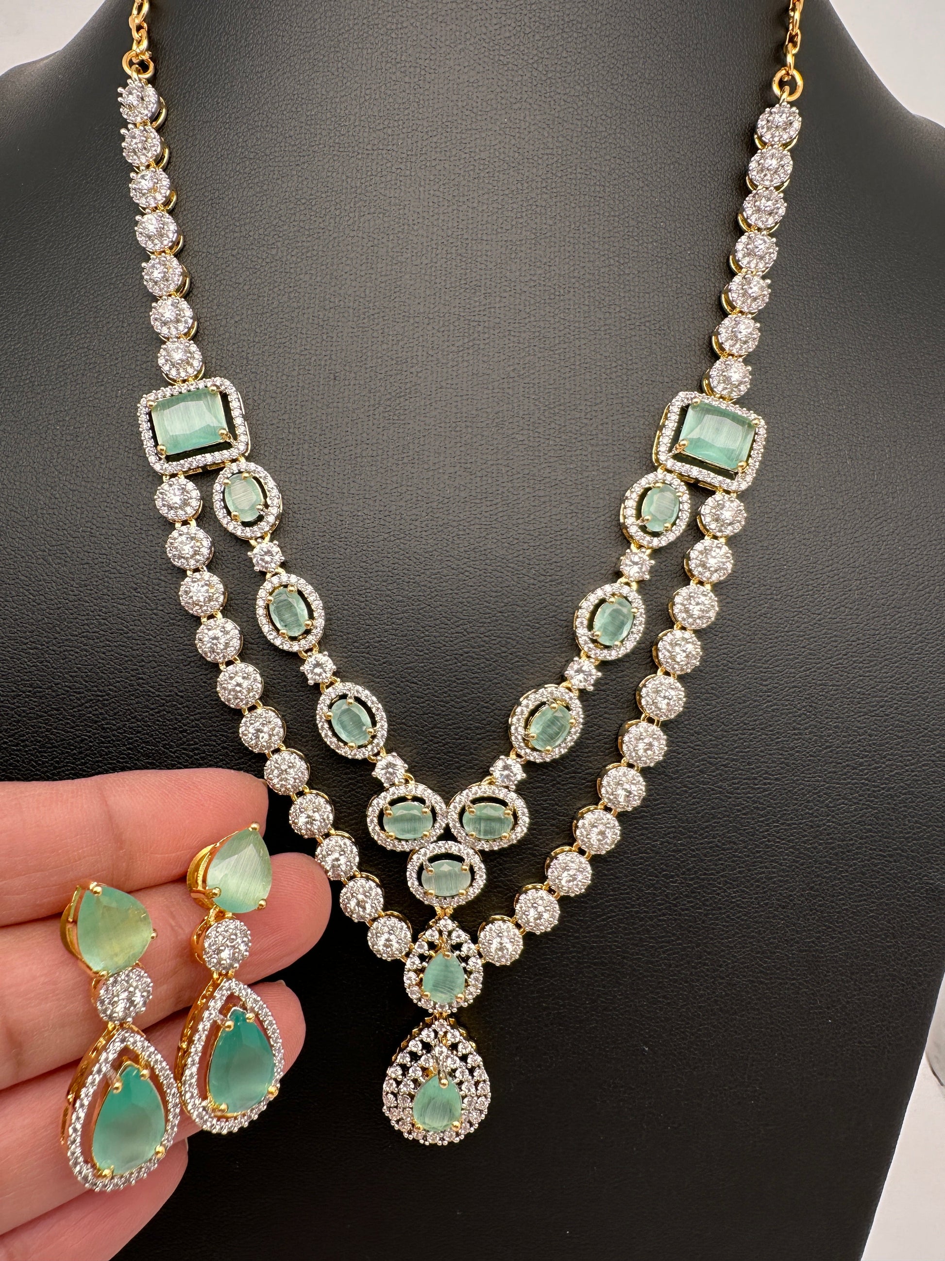 AD Double Layer Color Stone Short Necklace - LightGreen