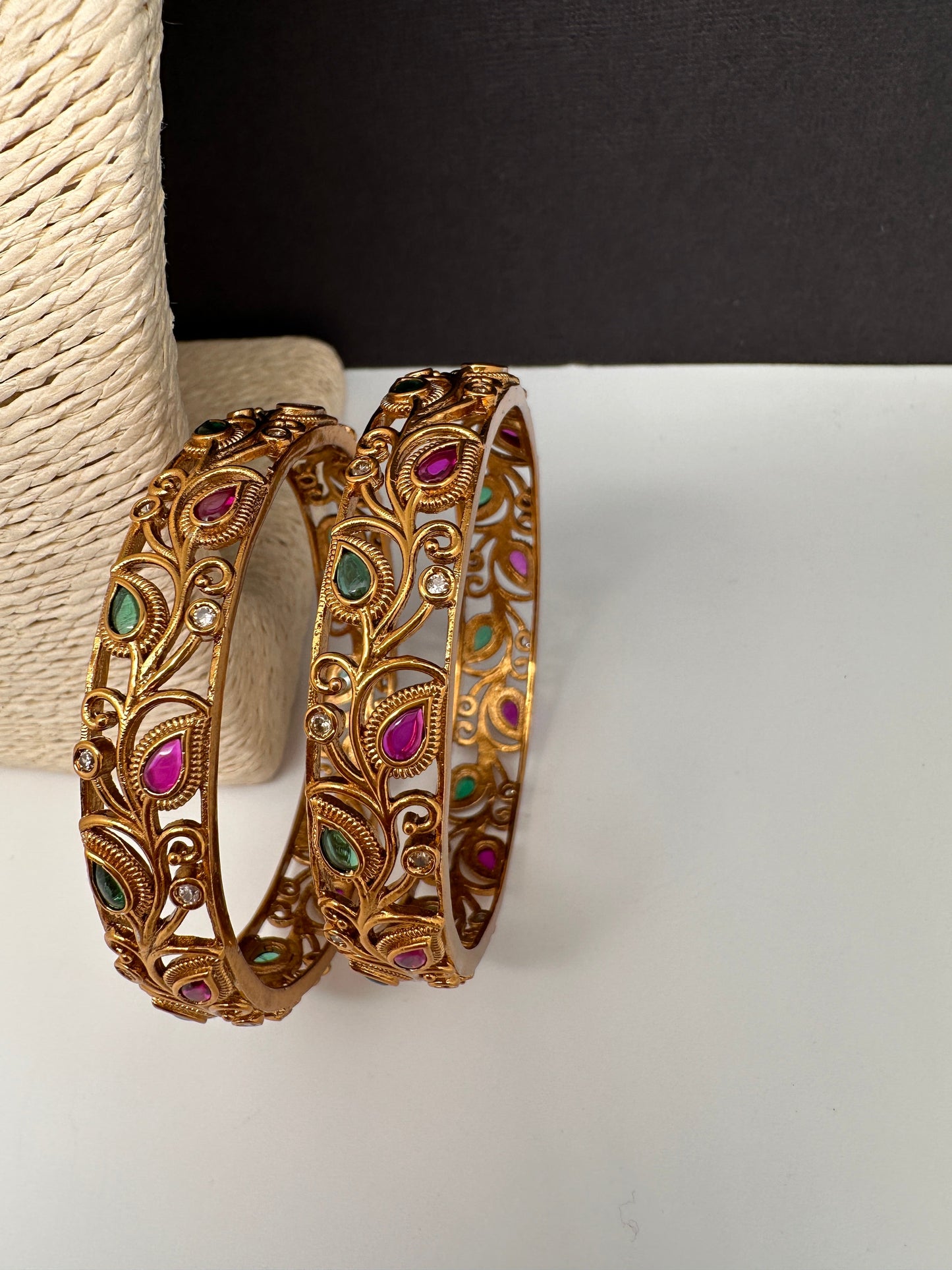 Matte Leaf Pattern Bangles