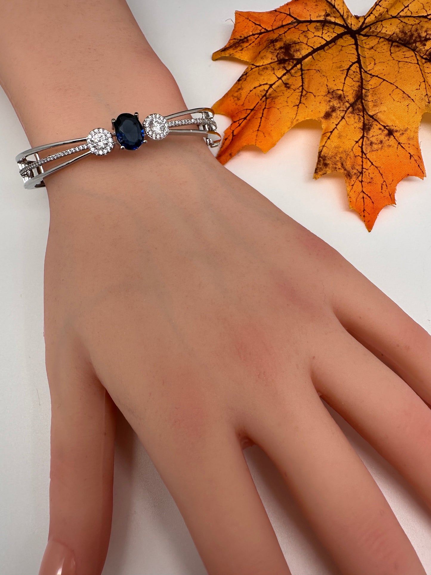 Silver Sleek Color Stone Openable Bracelet - Blue