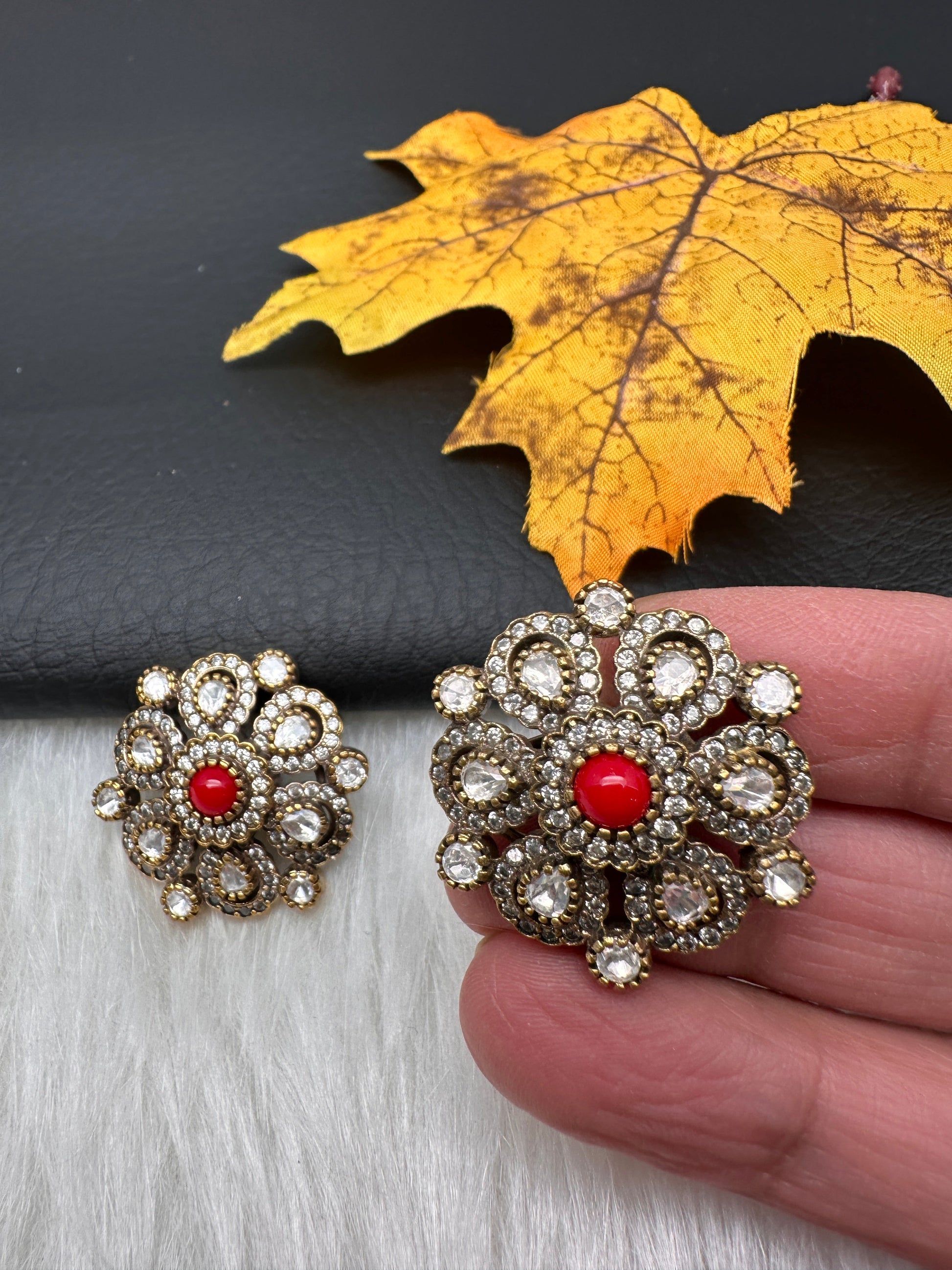 AD Victorian Color Stone Stud Earrings - Coral