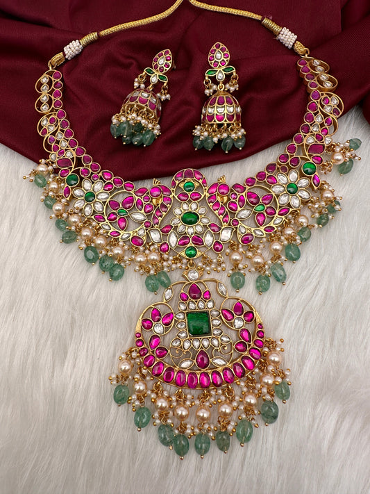 Jadau Kundan Emerald Beads Pearls Necklace