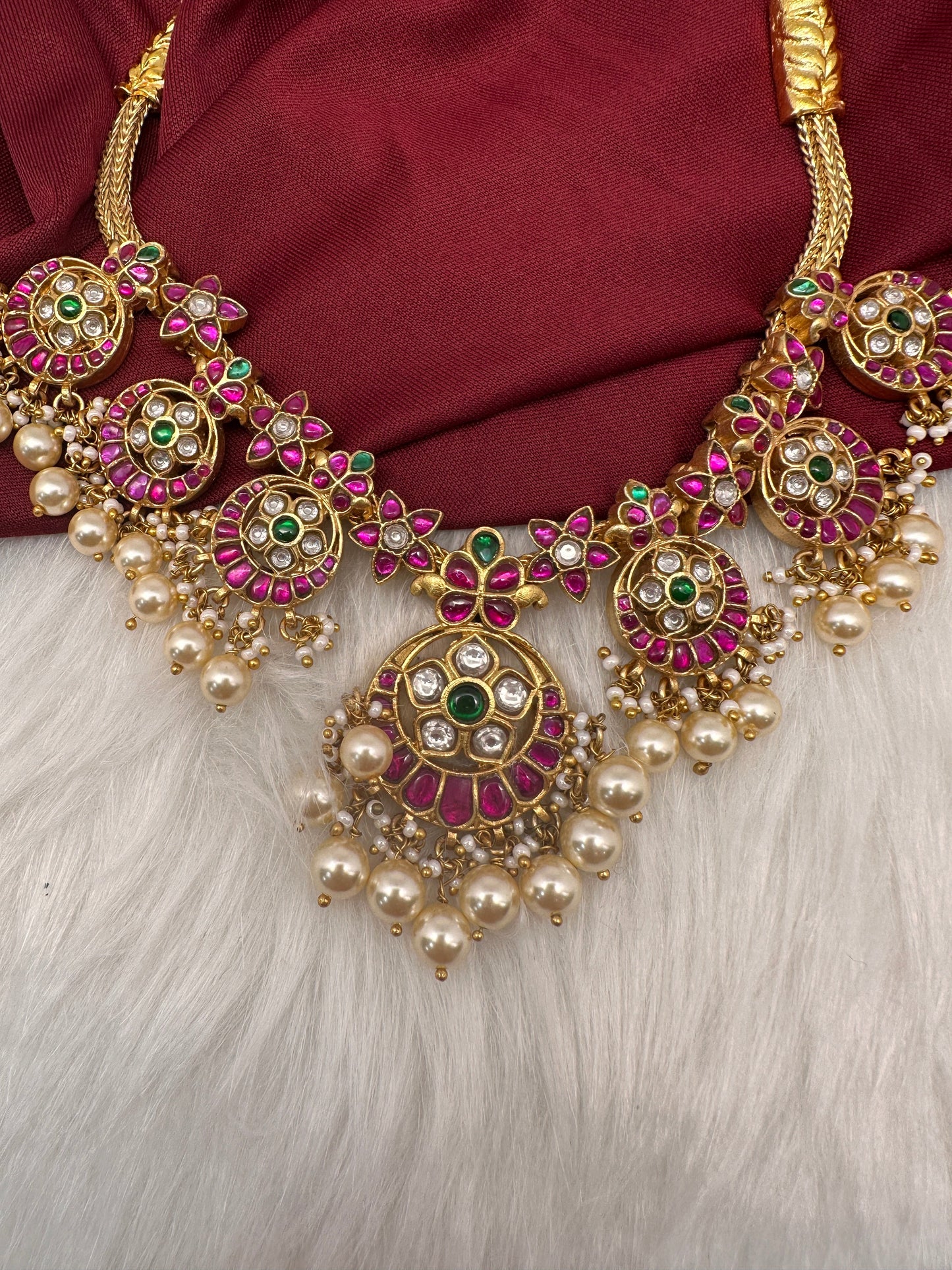 Jadau Kundan Traditional Bottu Mala Short Necklace