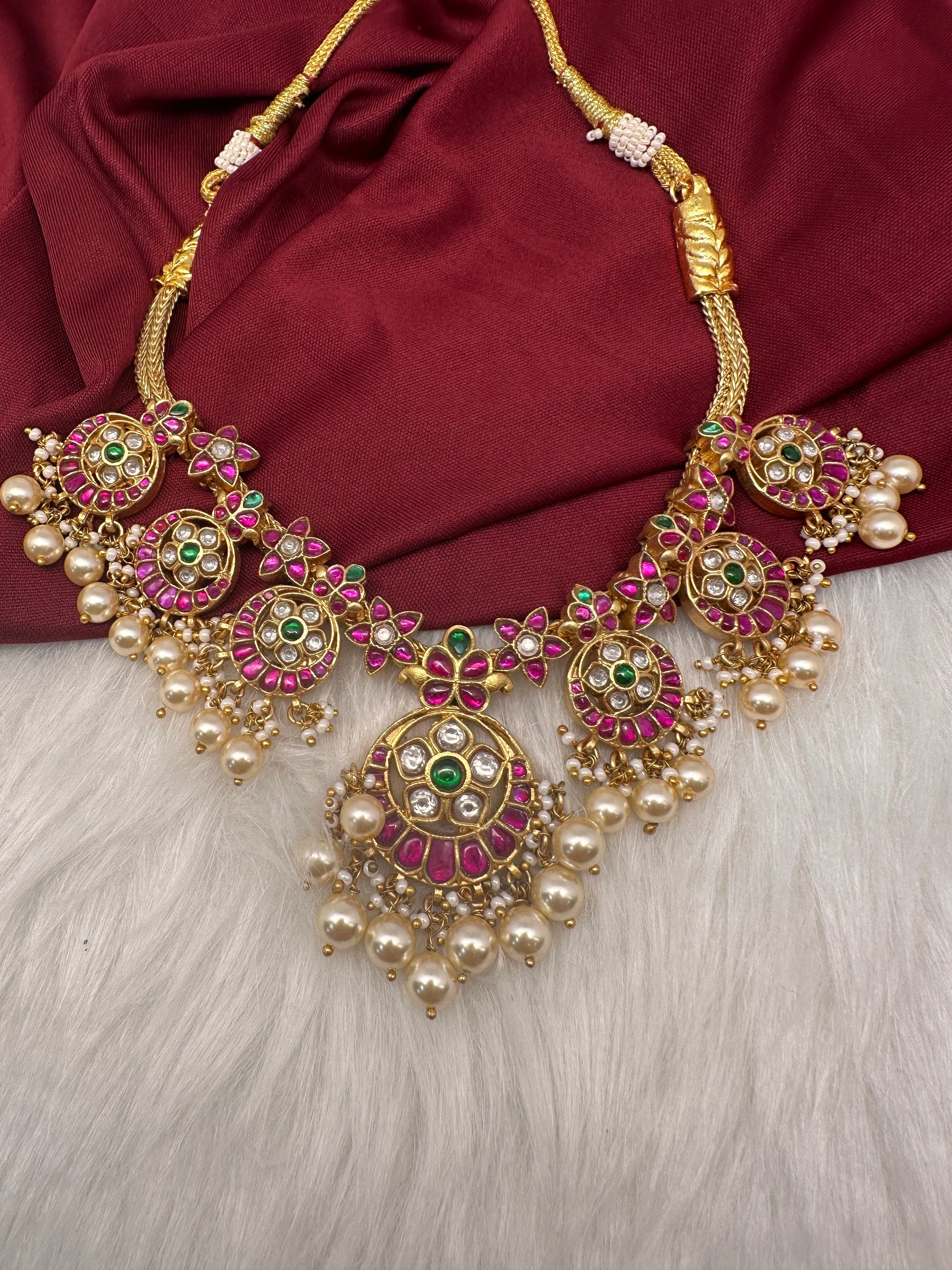 Jadau Kundan Traditional Bottu Mala Short Necklace