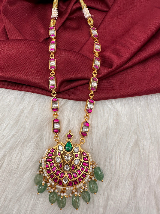 Jadau Kundan Emerald Beads Dainty Necklace