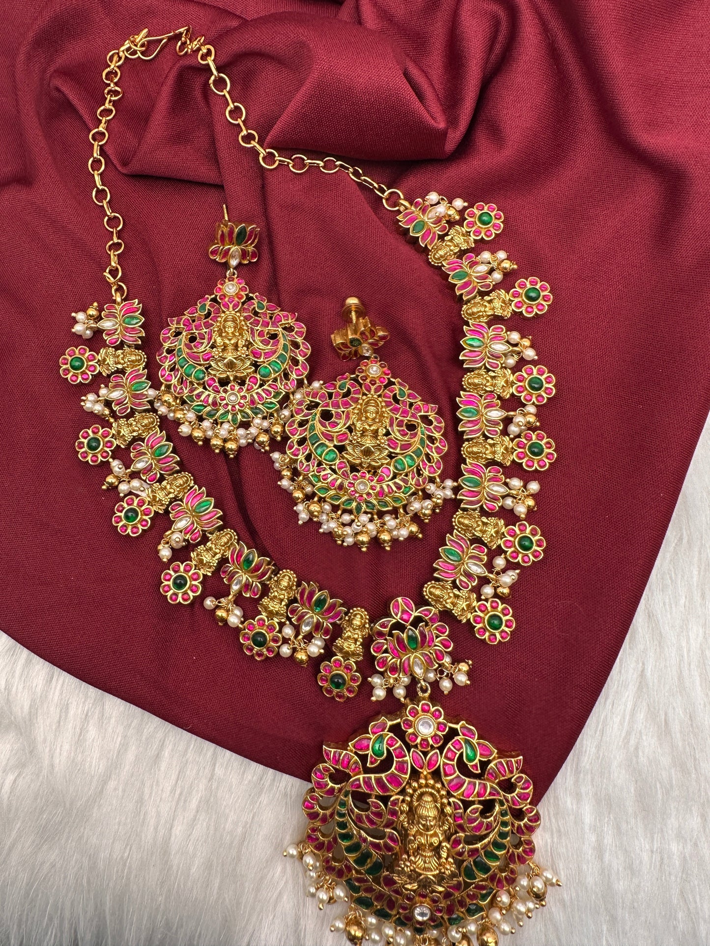 Jadau Kundan Goddess Lakshmi Lotus Short Necklace