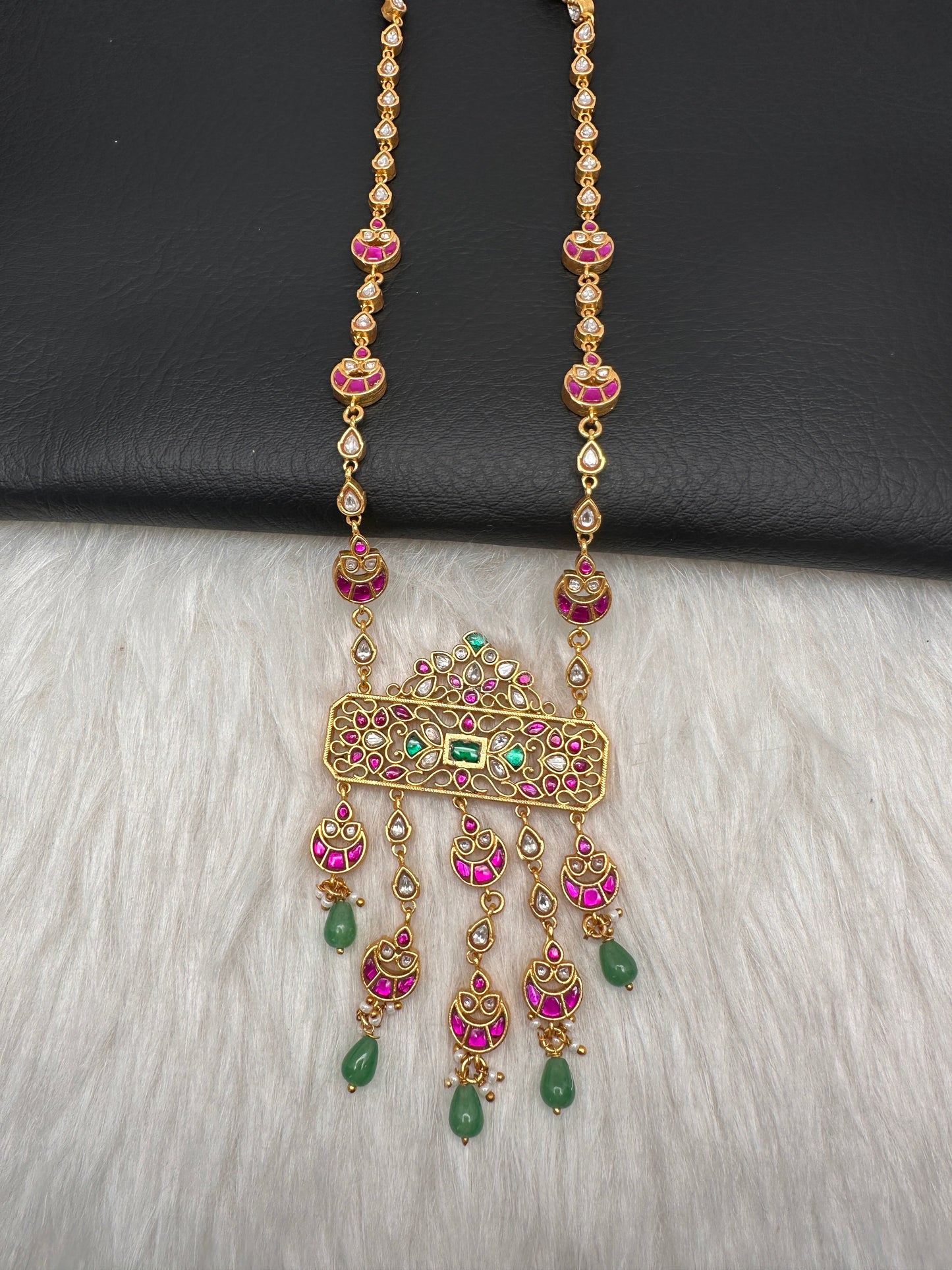 Jadau Kundan Emerald Beads Dainty Necklace