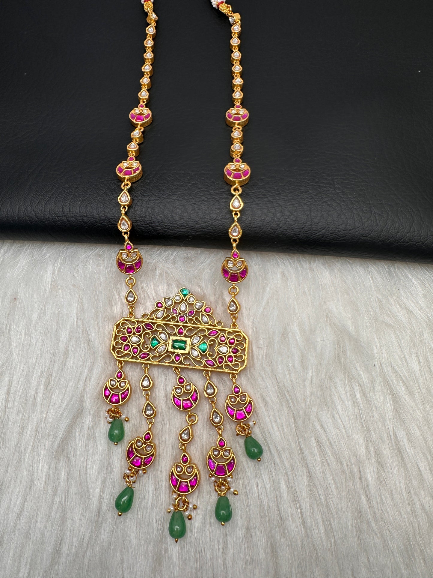 Jadau Kundan Emerald Beads Dainty Necklace