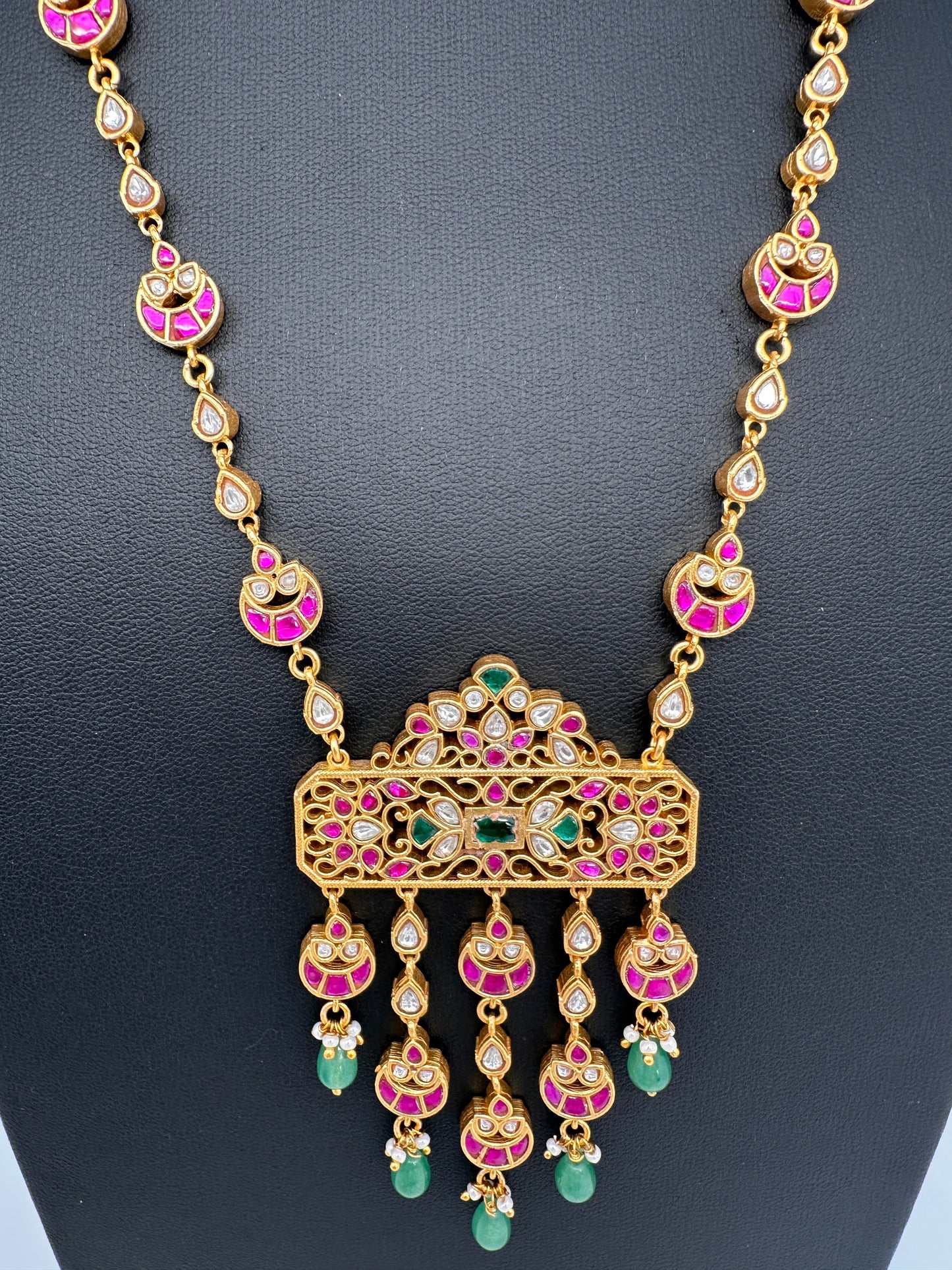 Jadau Kundan Emerald Beads Dainty Necklace