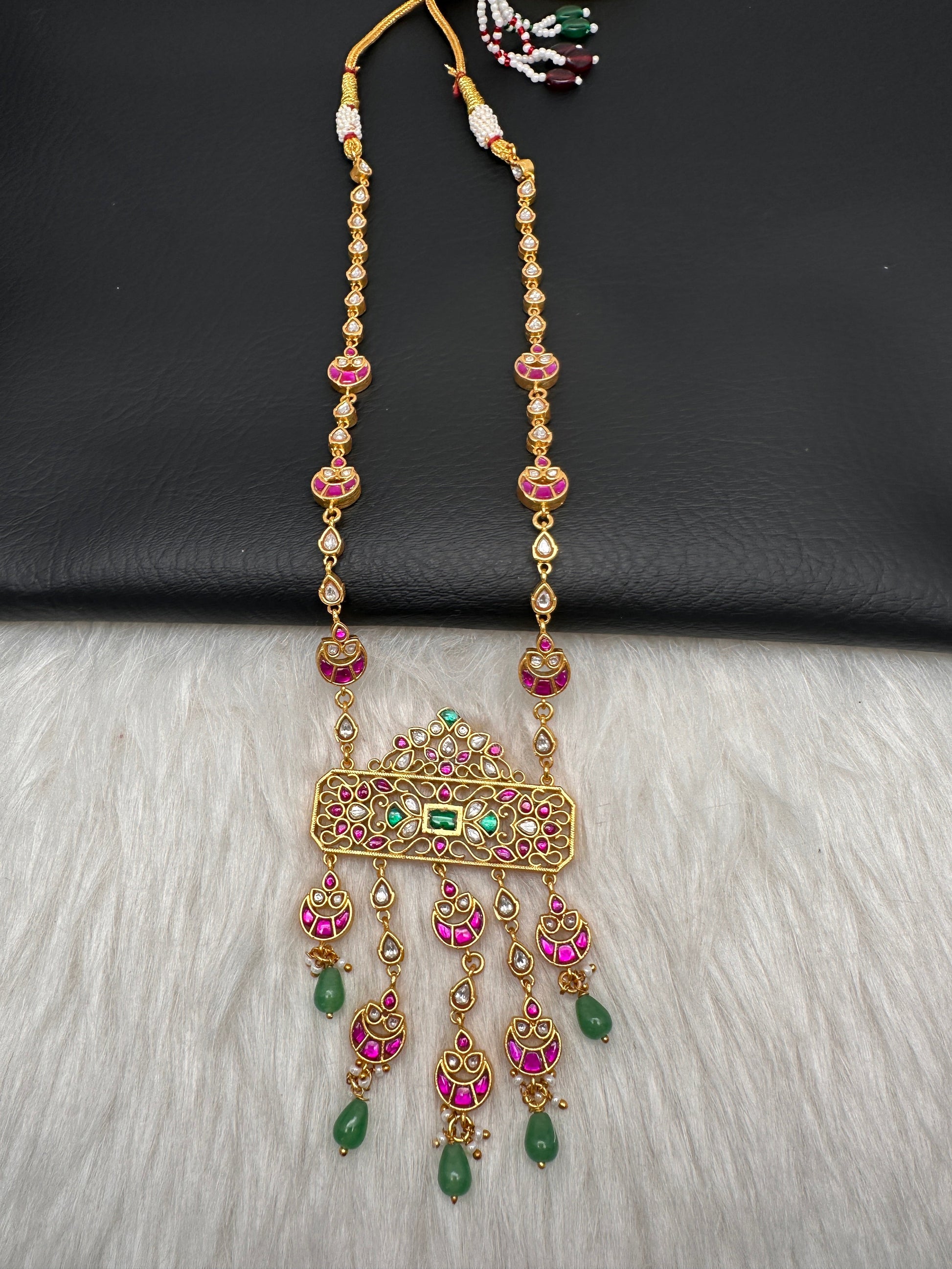 Jadau Kundan Emerald Beads Dainty Necklace