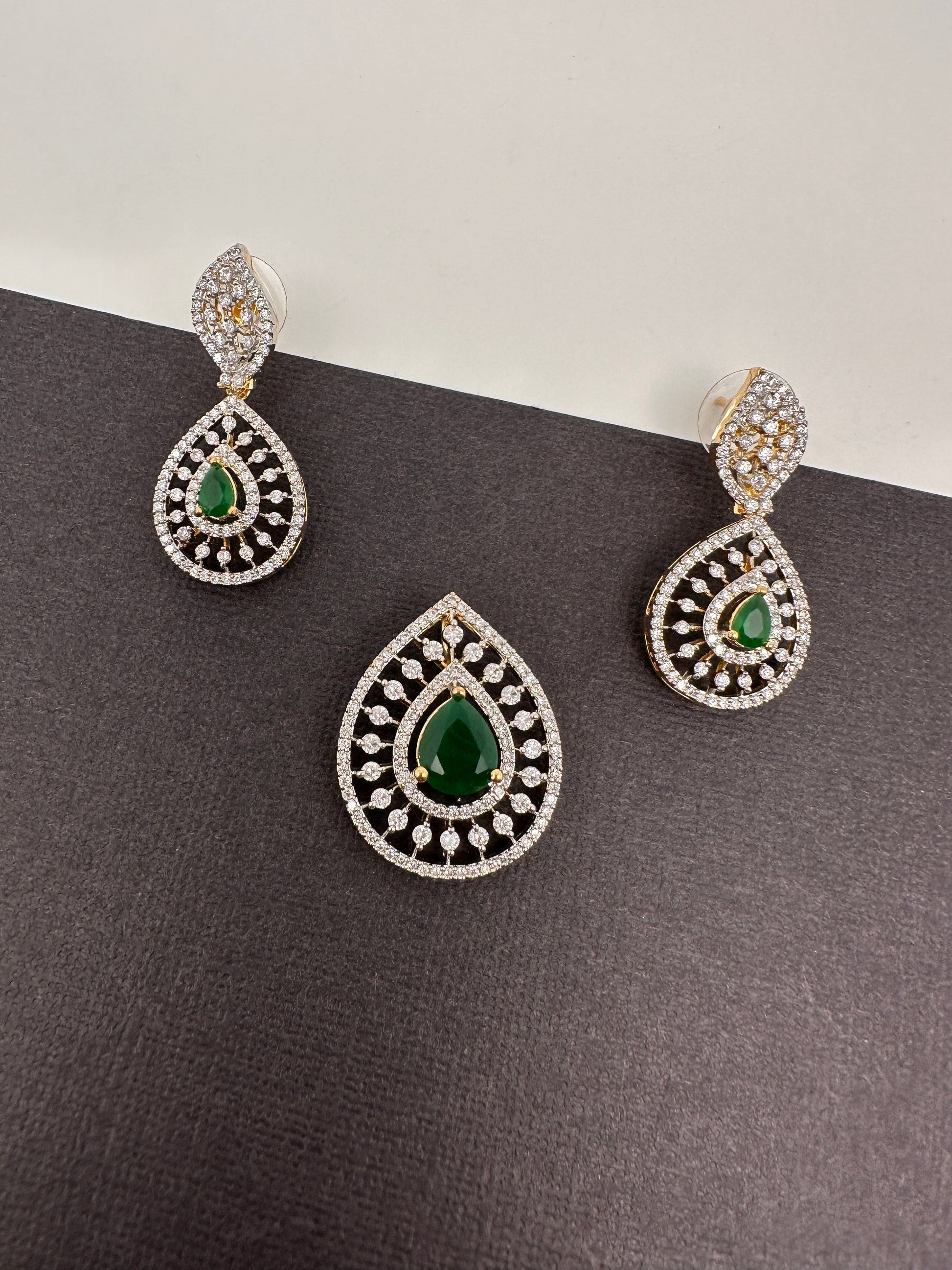 AD Color Stone Pendent Set - Green