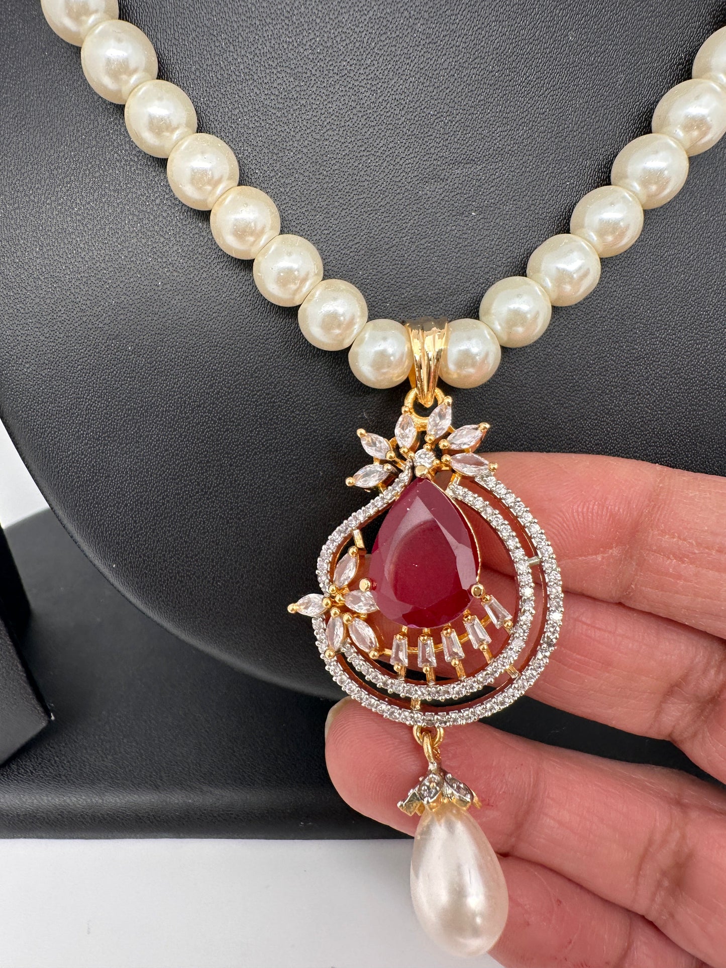 Red AD Pendent with Shell Pearl Necklace