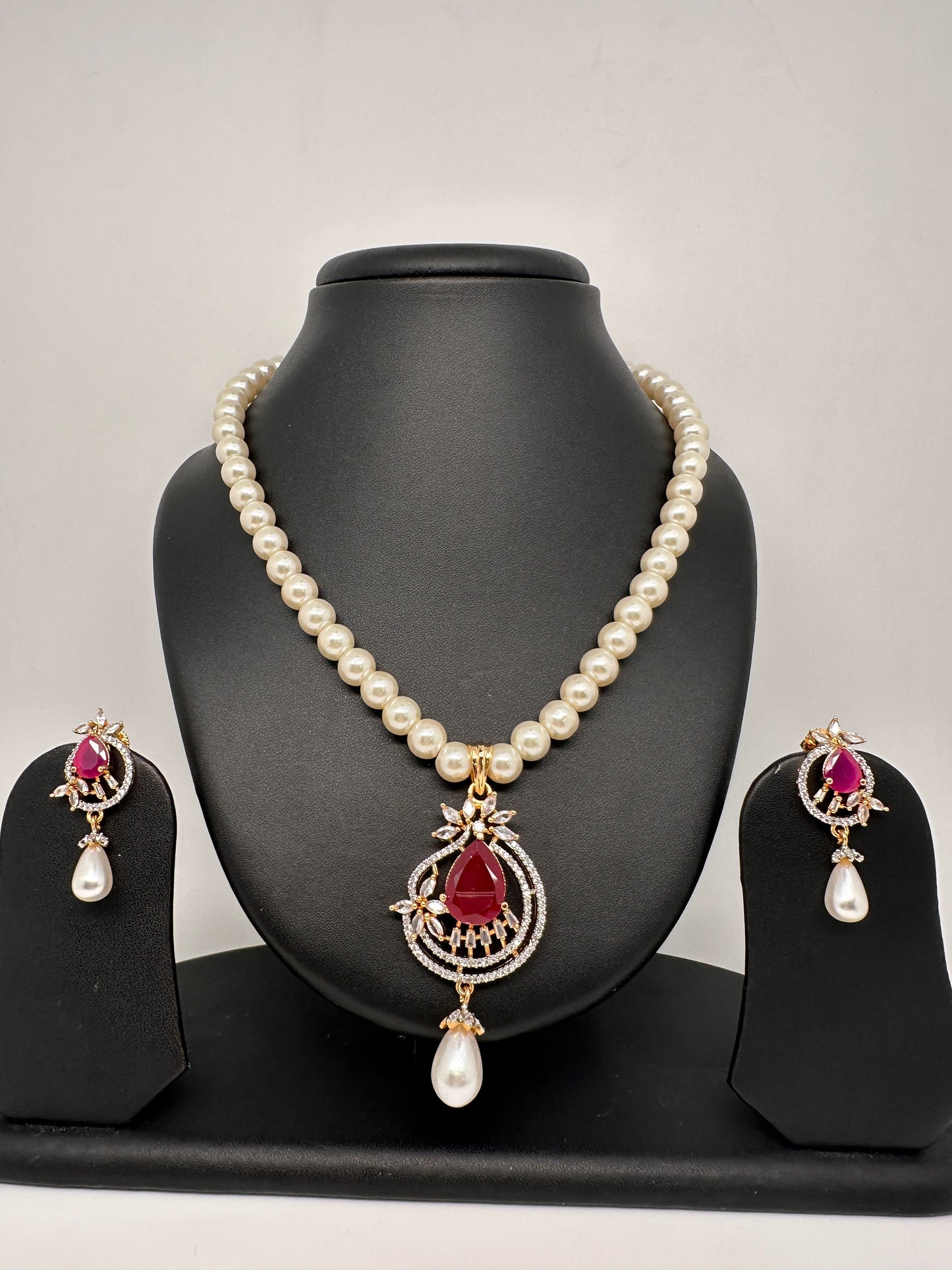 Red AD Pendent with Shell Pearl Necklace