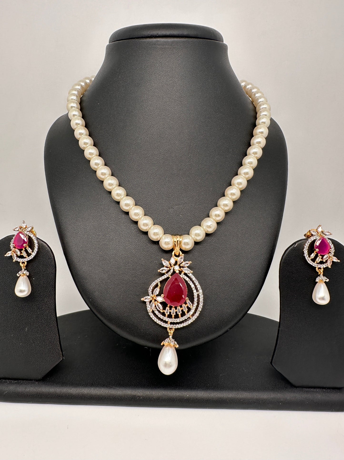 Red AD Pendent with Shell Pearl Necklace