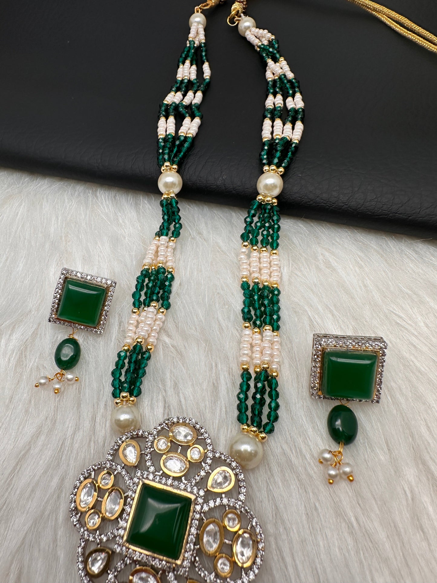 Kundan Green Stone Pearls Beads Necklace