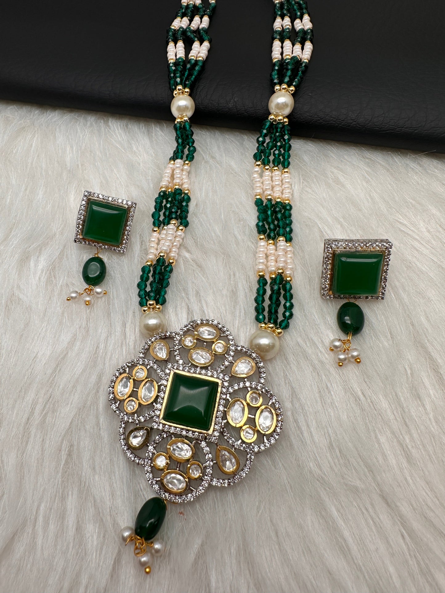 Kundan Green Stone Pearls Beads Necklace