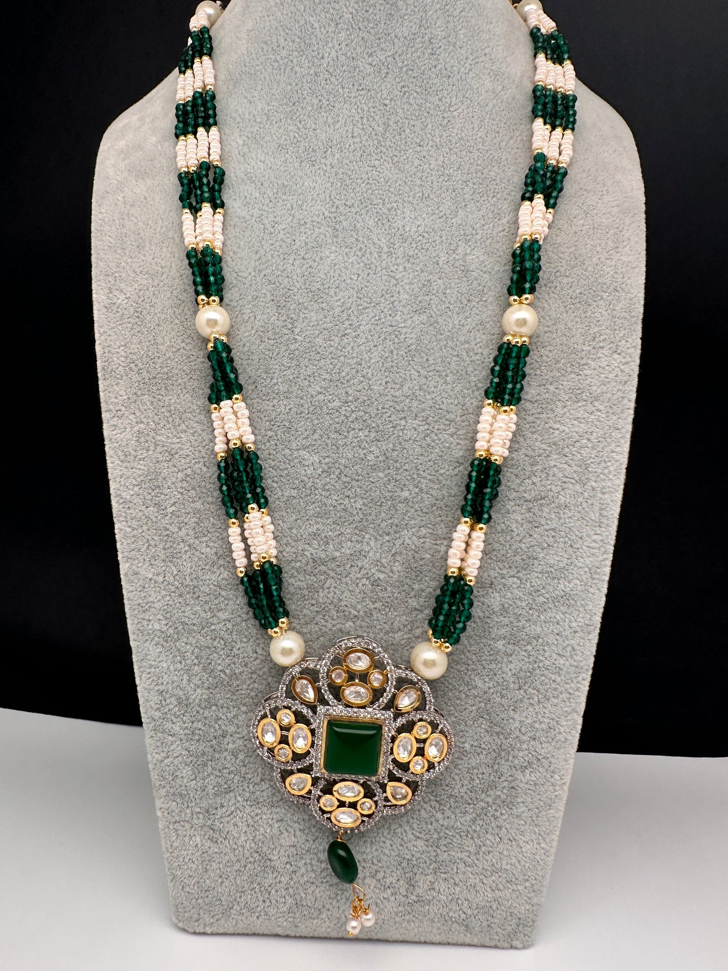 Kundan Green Stone Pearls Beads Necklace