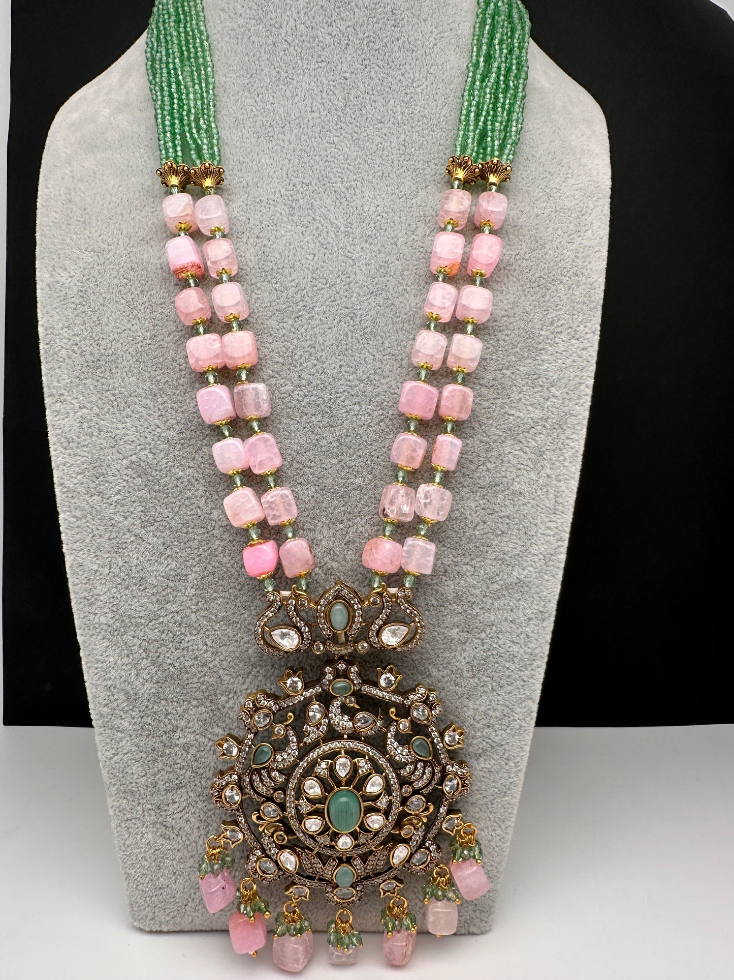 Peacock Color Stone Mehndi Finish Beads Long Necklace - LightGreen