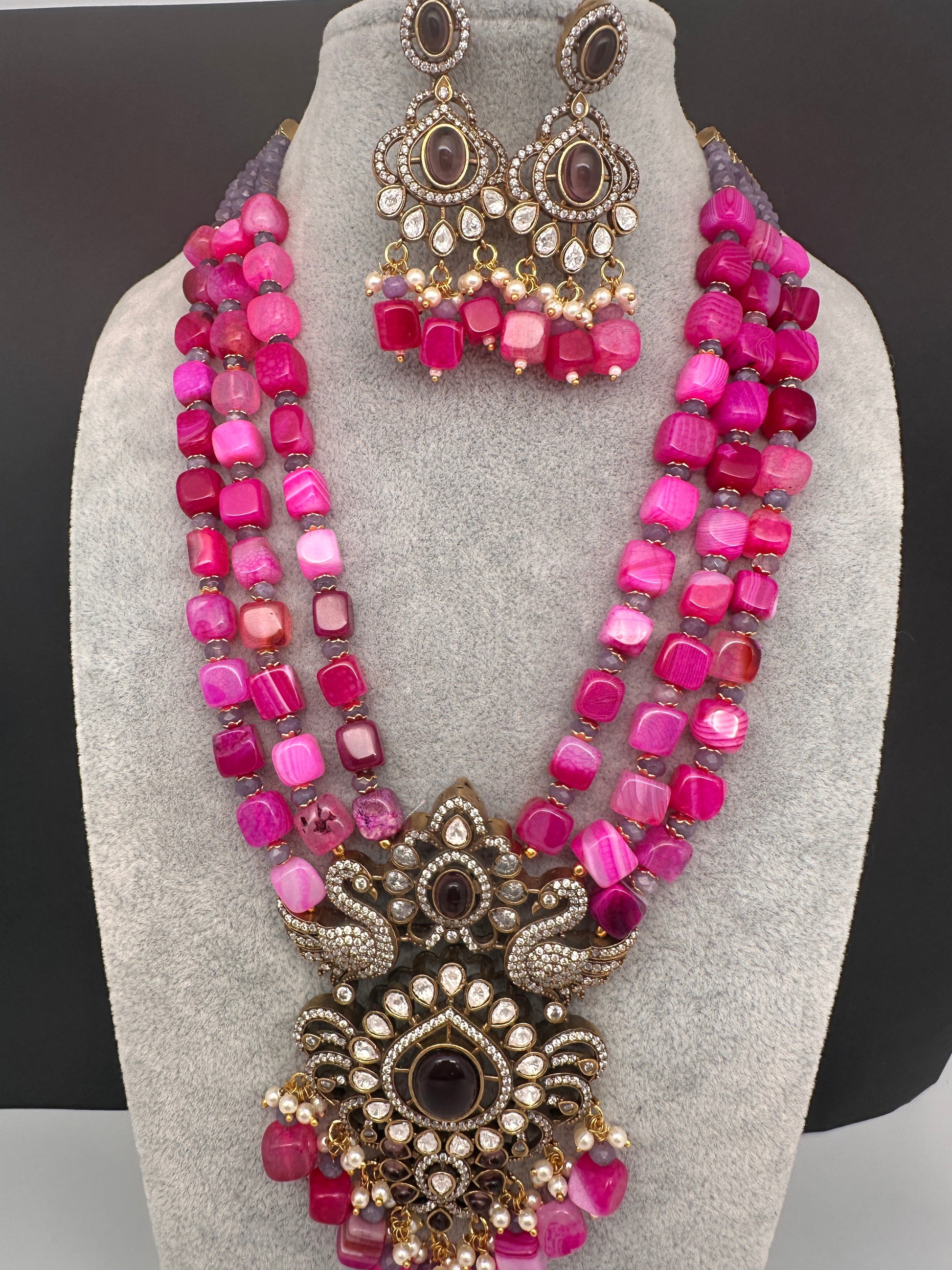 Peaock Pattern Monilsa Beads Mehendi Finish Color Stone Necklace - Pink