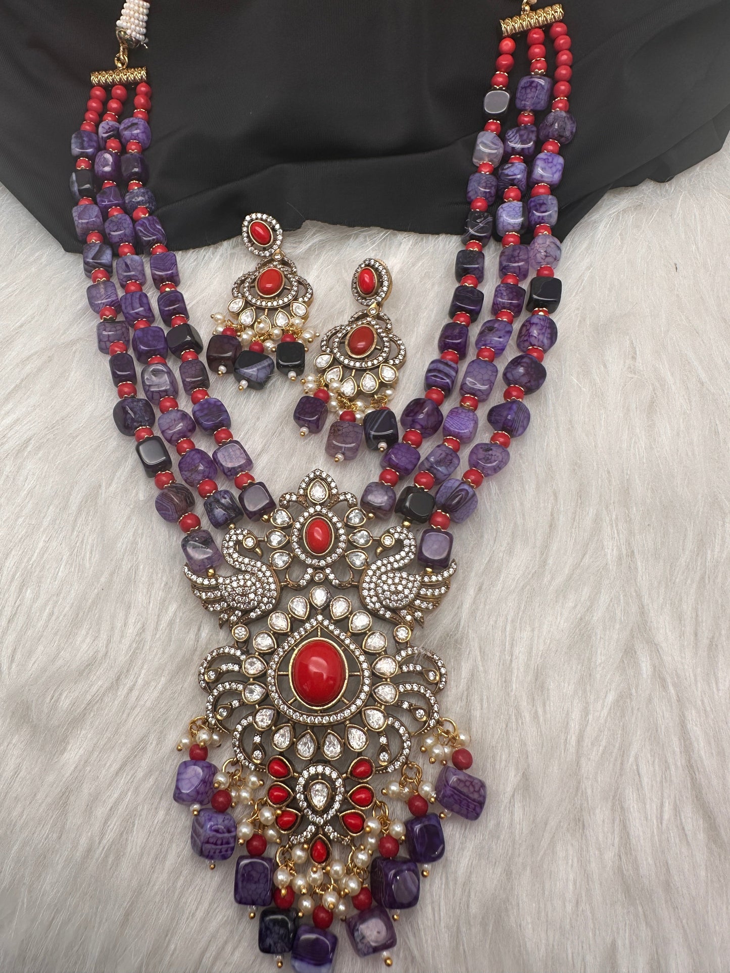 Peaock Pattern Monilsa Beads Mehendi Finish Color Stone Necklace - Purple