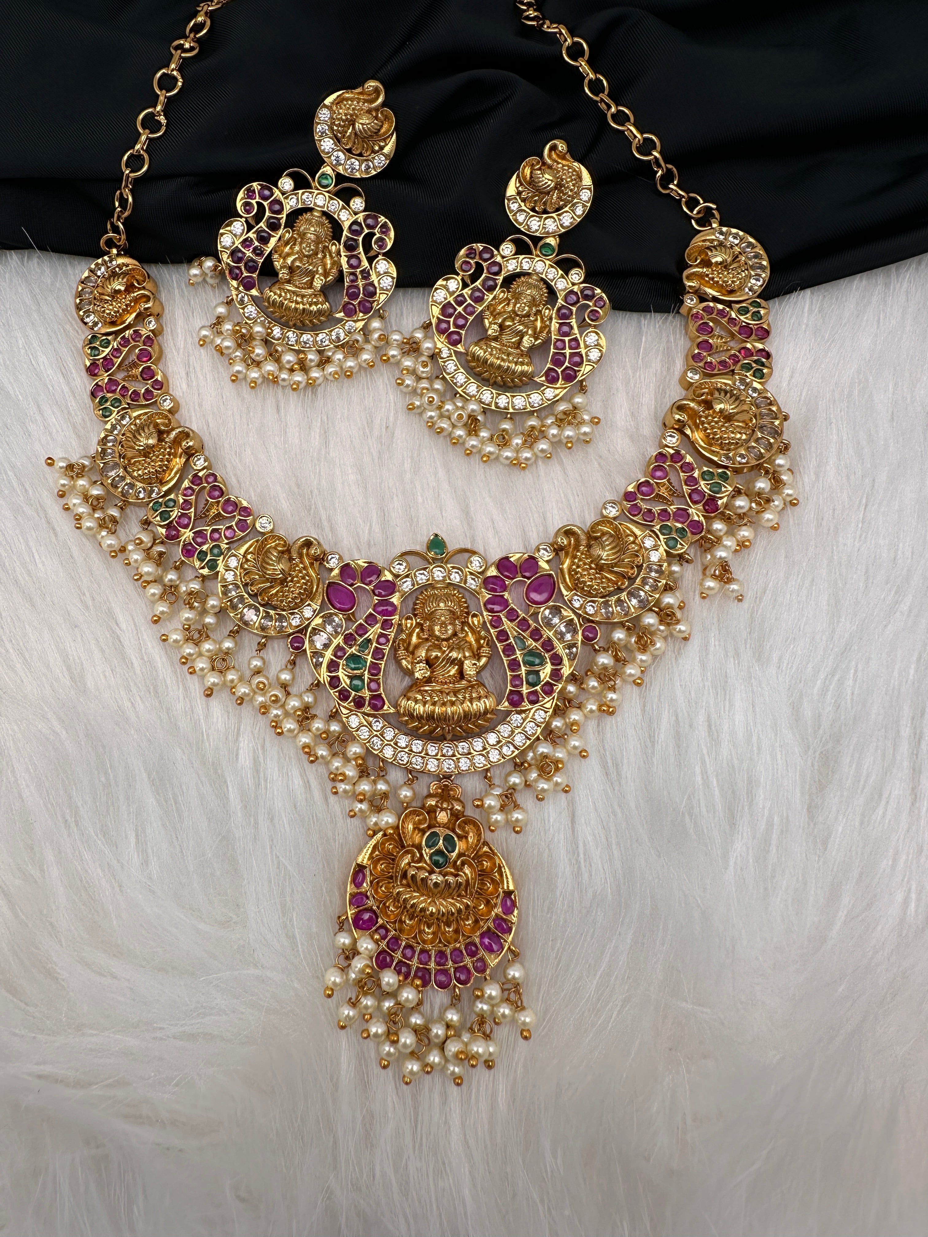 Antique matte gold finished Goddess lakshmi necklace set with matching Earrings online / temple jewelry kemp set / Guttapusalu Necklace set