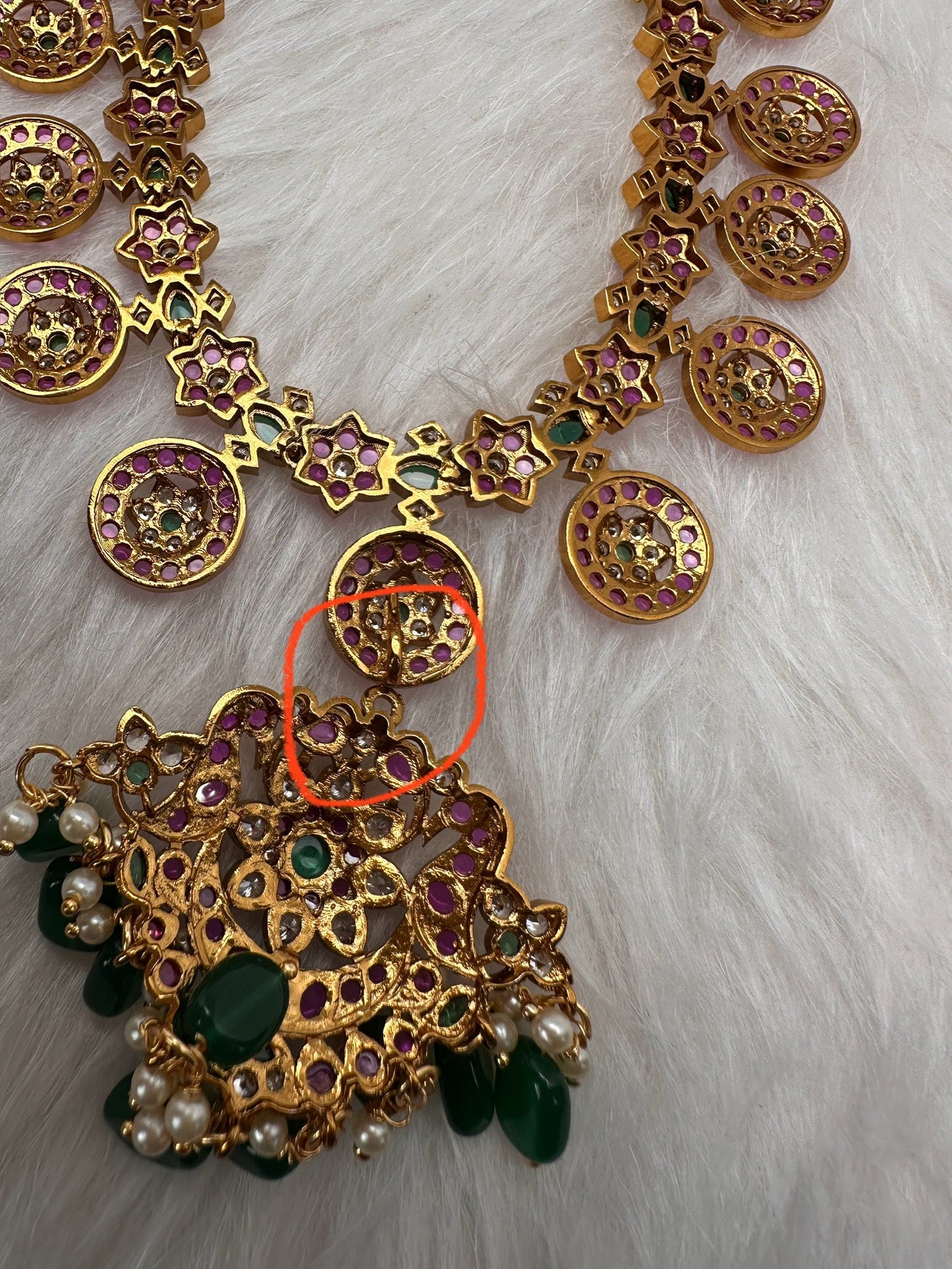 Kempu Detachable Pendent Bottu Mala Short Necklace