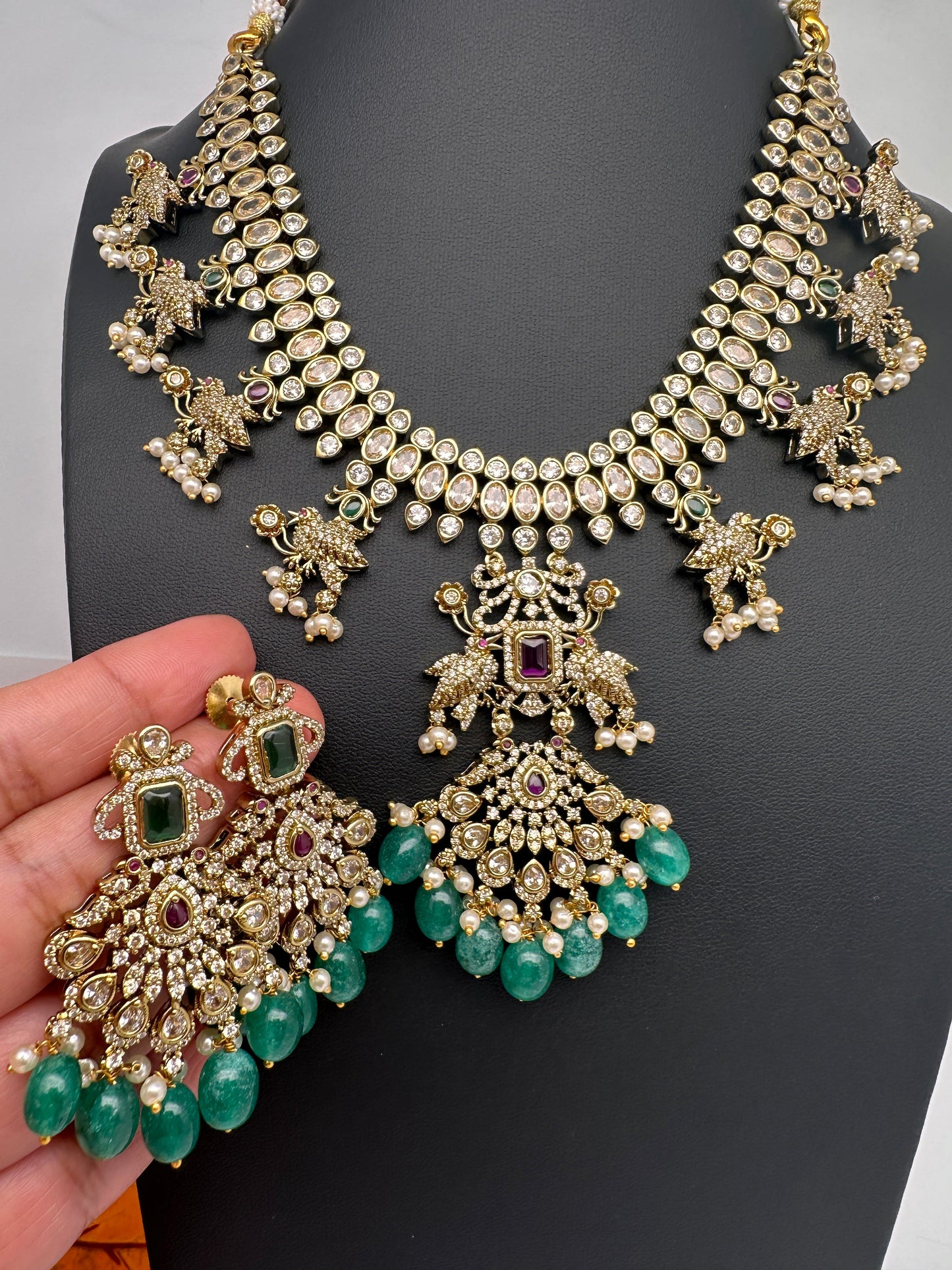 Polki Victorian green Beads Short Necklace