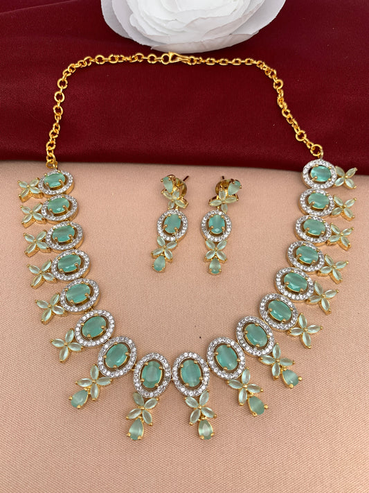 Mint Green Monalisa Stone Short Necklace