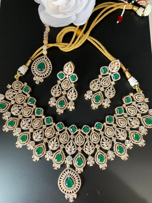 AD Emerald Green Stone Neckline Short Necklace