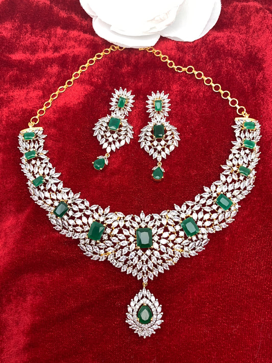 AD Emerald Green Stone Neckline Short Necklace