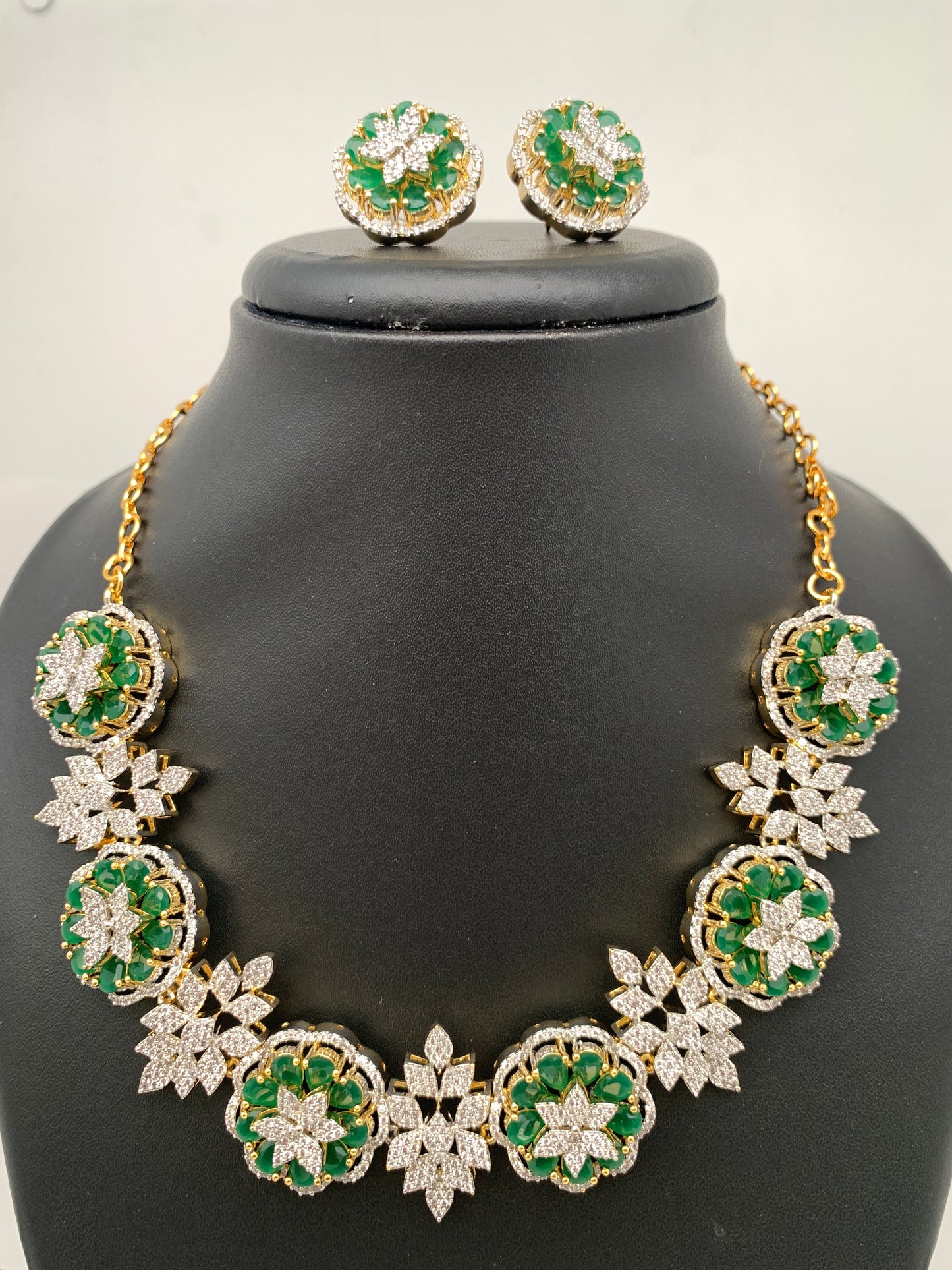 AD Emerald Green Stone Floral Links Neckline Short Necklace