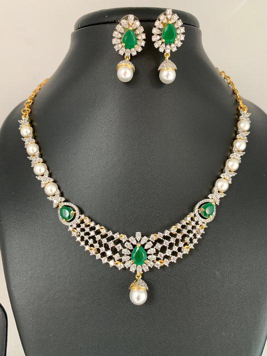 AD Emerald Green Stone Pearls Neckline Short Necklace