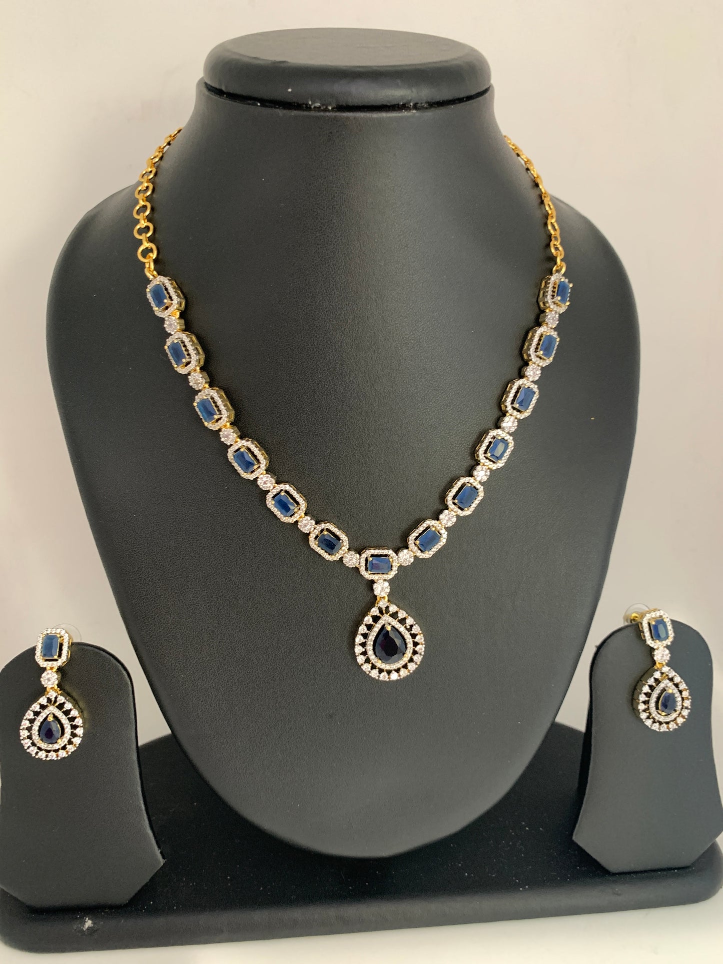 AD Blue Stone Dainty Short Neckalce