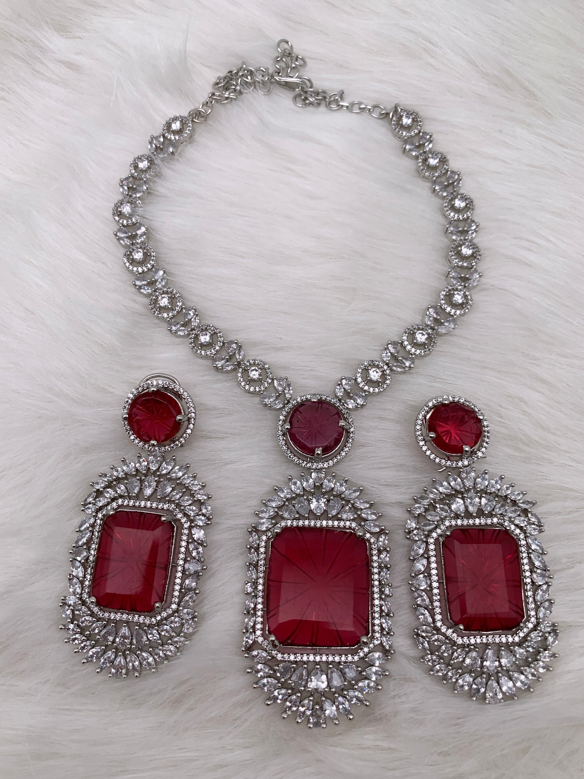 Doublet Stone Short Necklace - Red