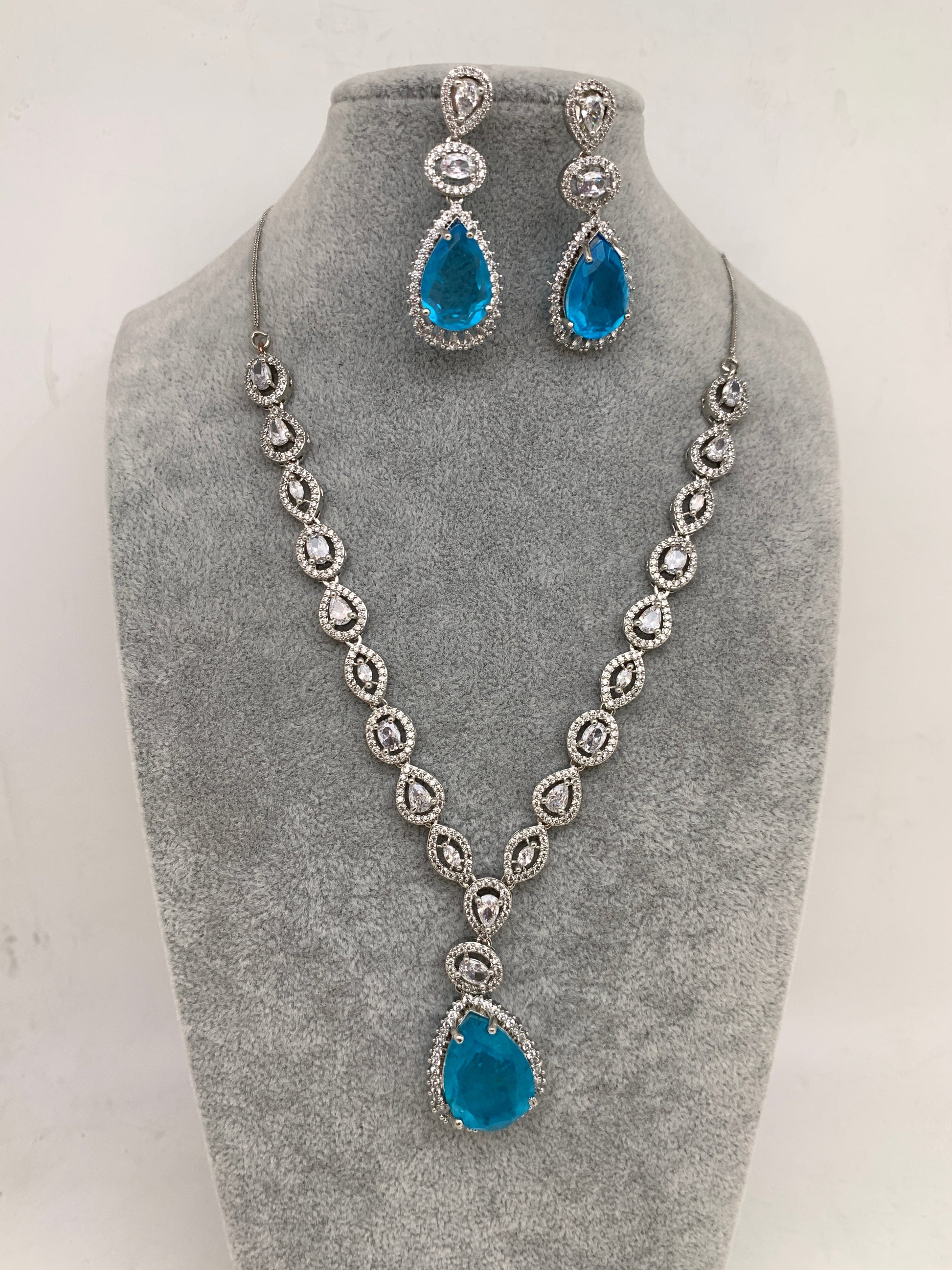 Doublet Stone Short Necklace - Blue