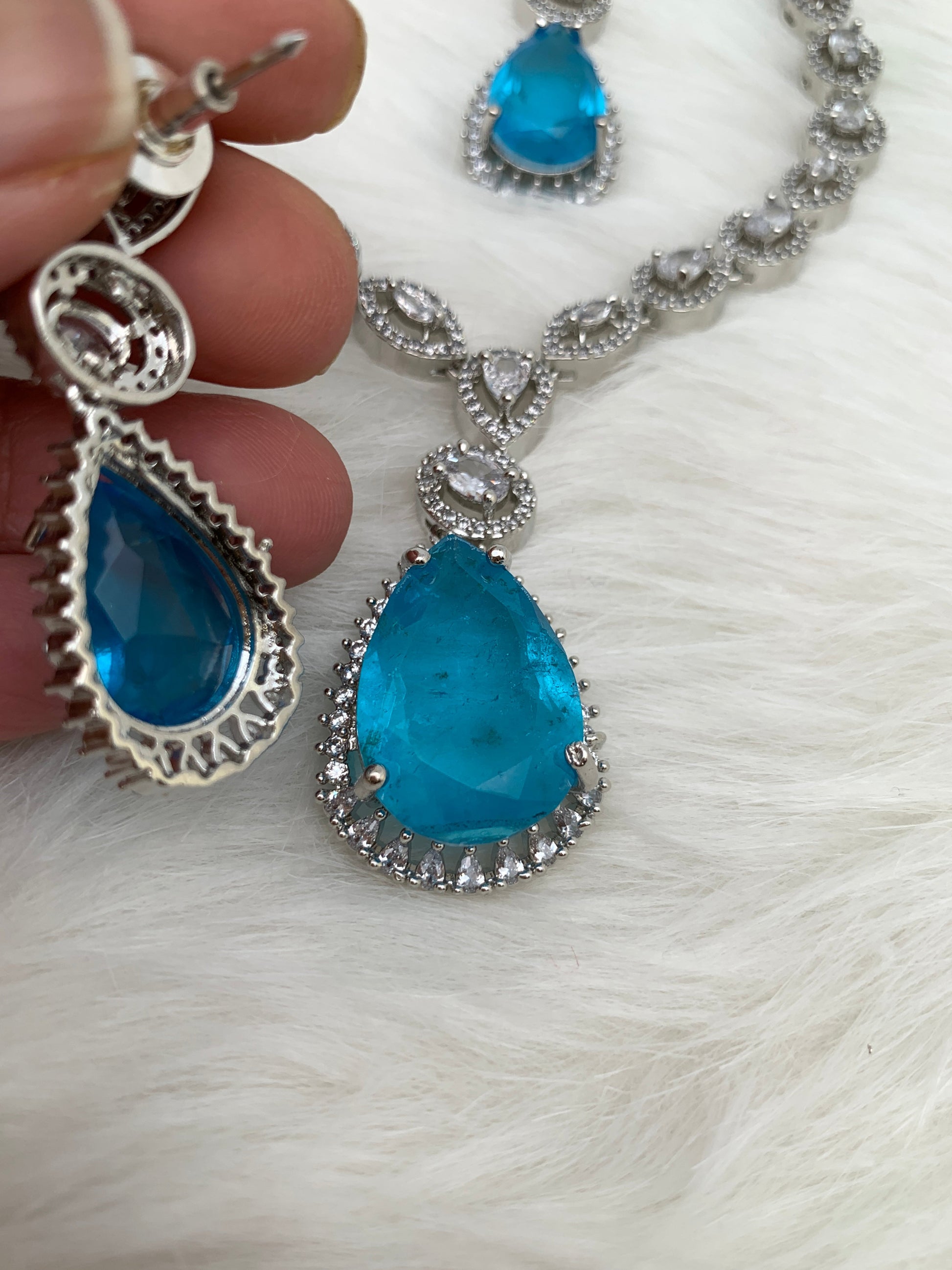 Doublet Stone Short Necklace - Blue