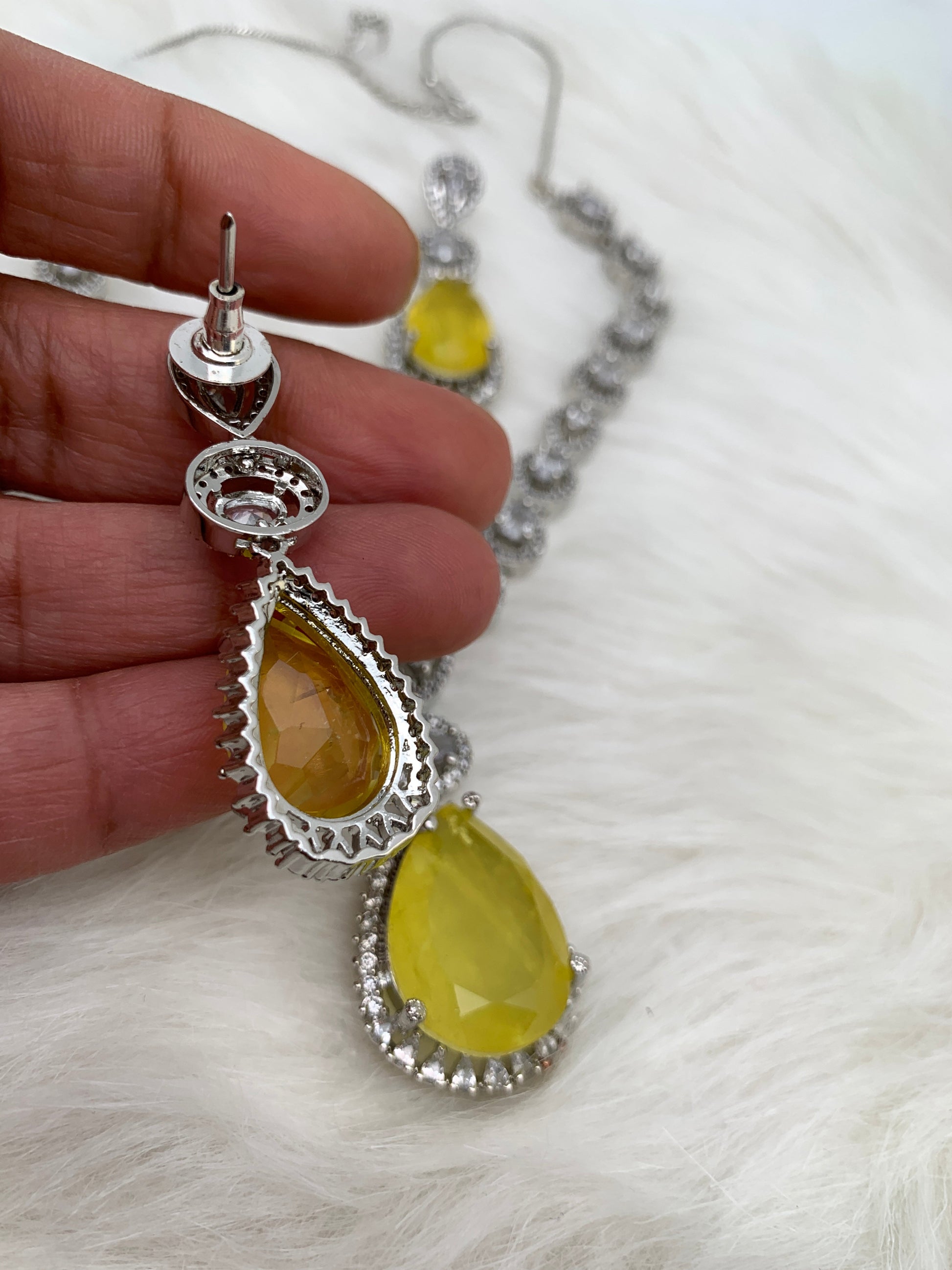 Doublet Stone Short Necklace - Yellow