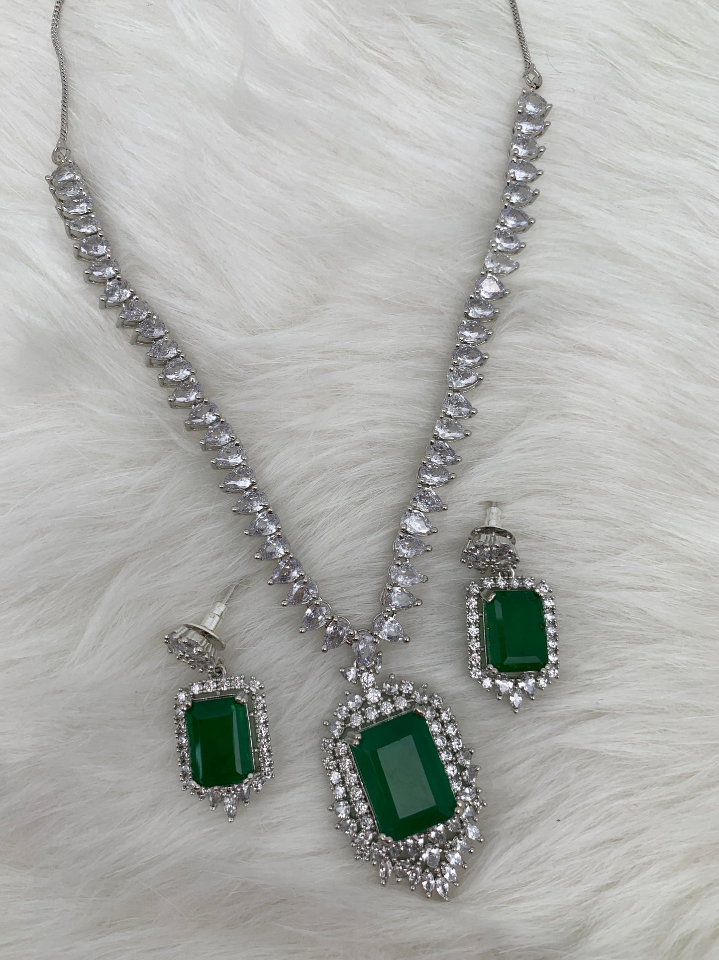 Doublet Stone Short Necklace - Green