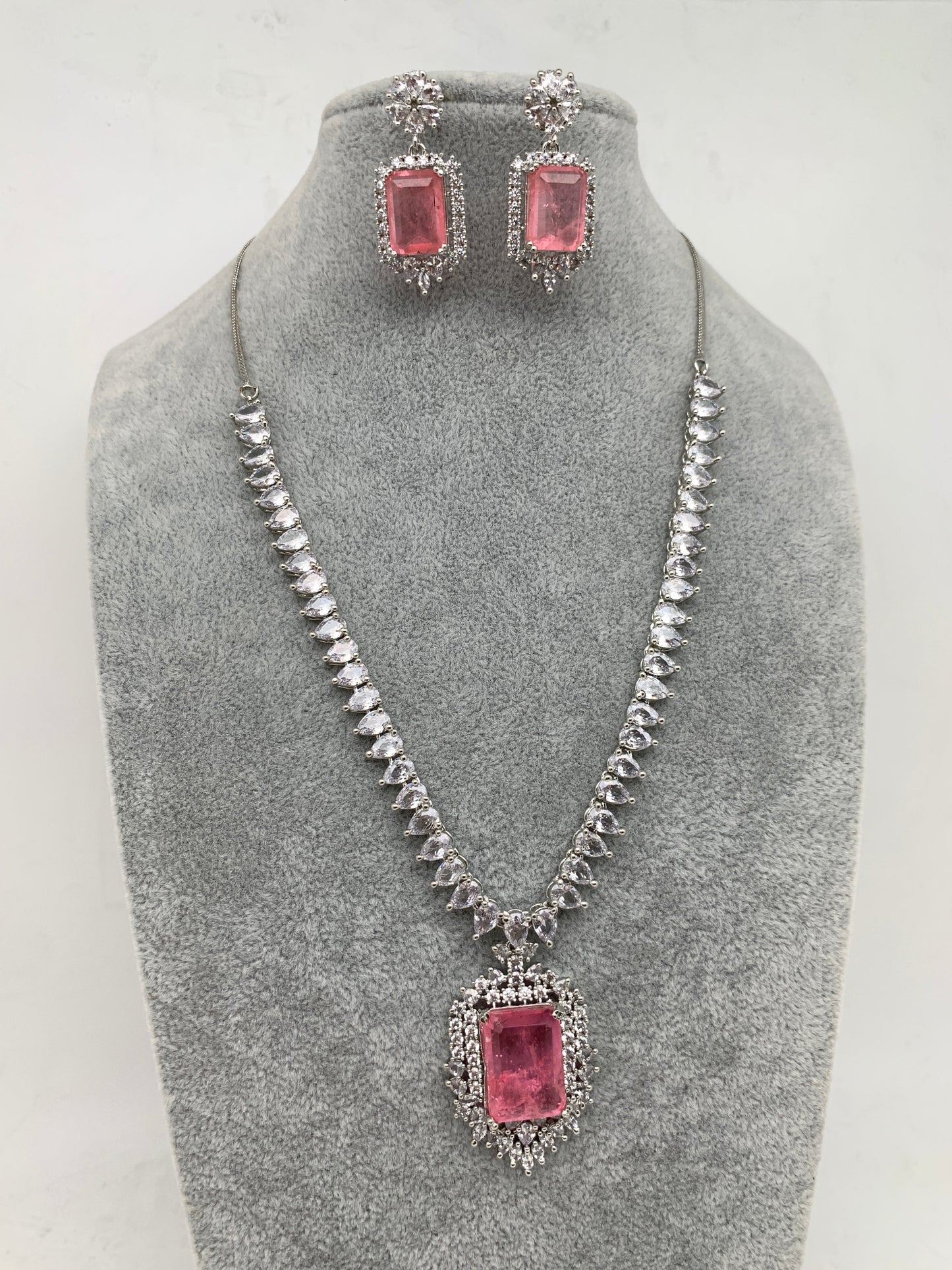 Doublet Stone Short Necklace - Pink