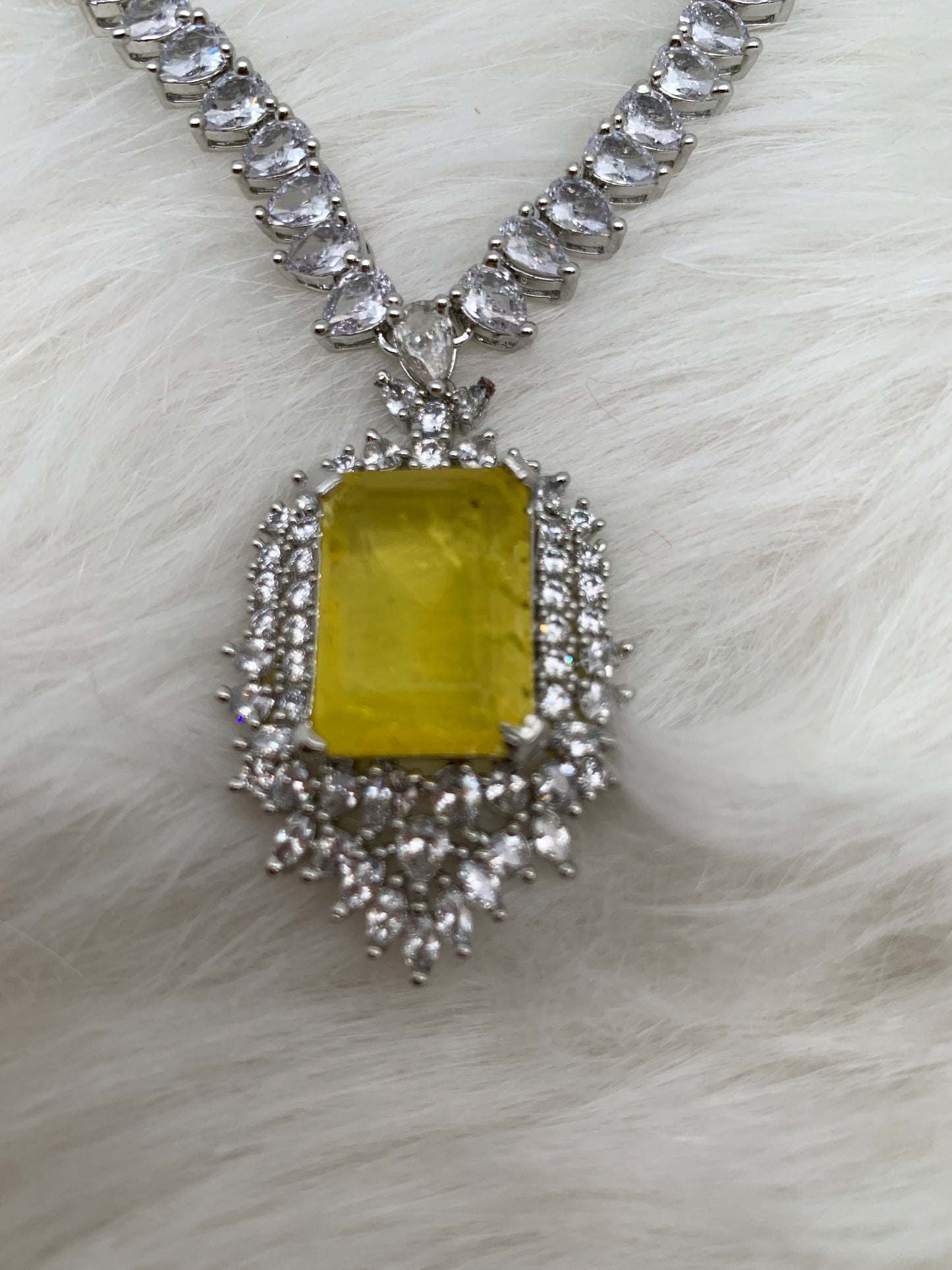 Doublet Stone Short Necklace - Yellow