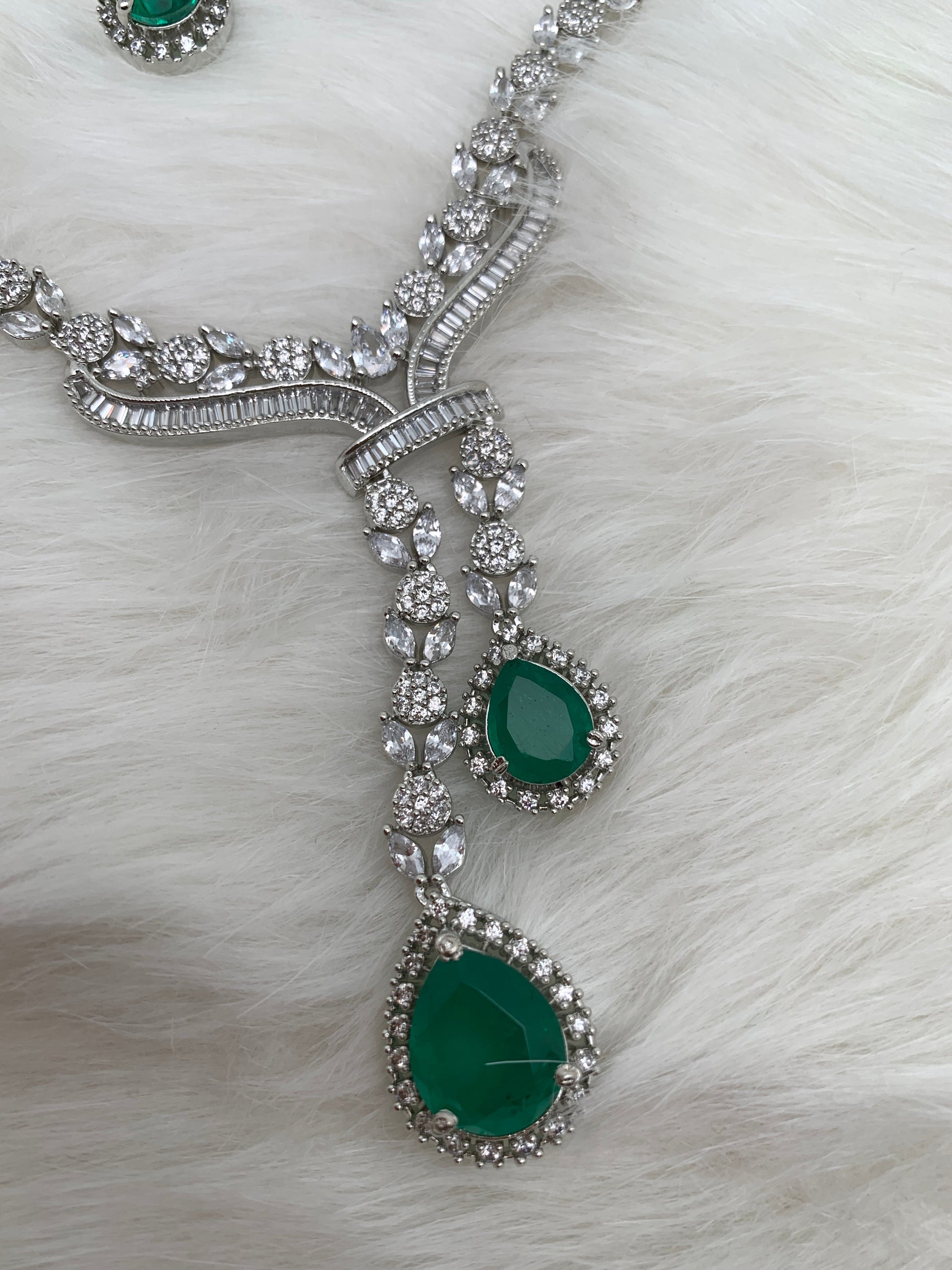 Doublet Stone Short Necklace - Green