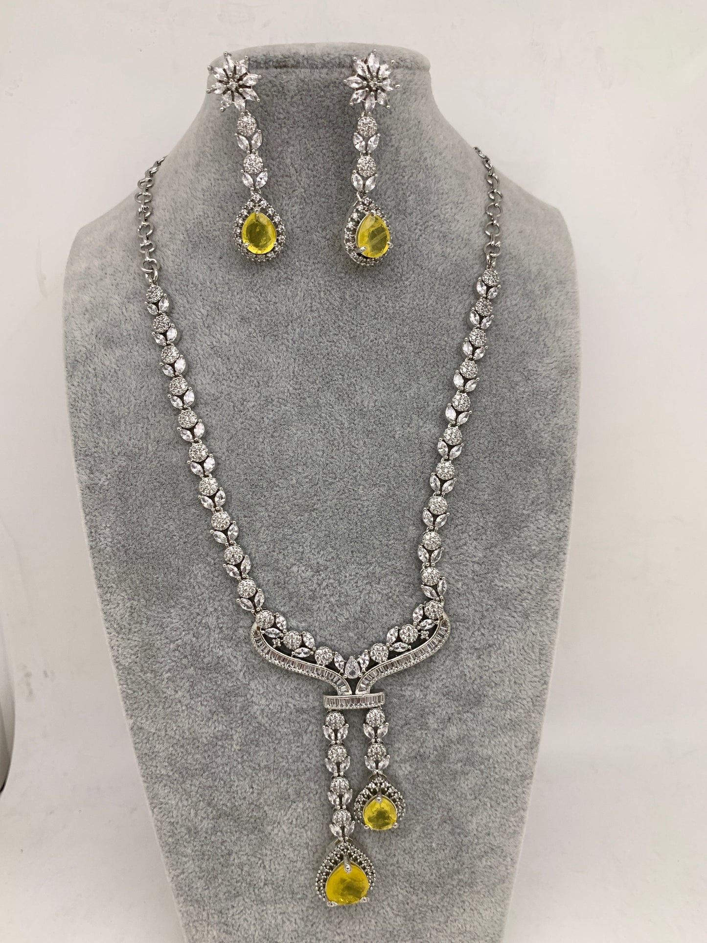 Doublet Stone Short Necklace - Yellow