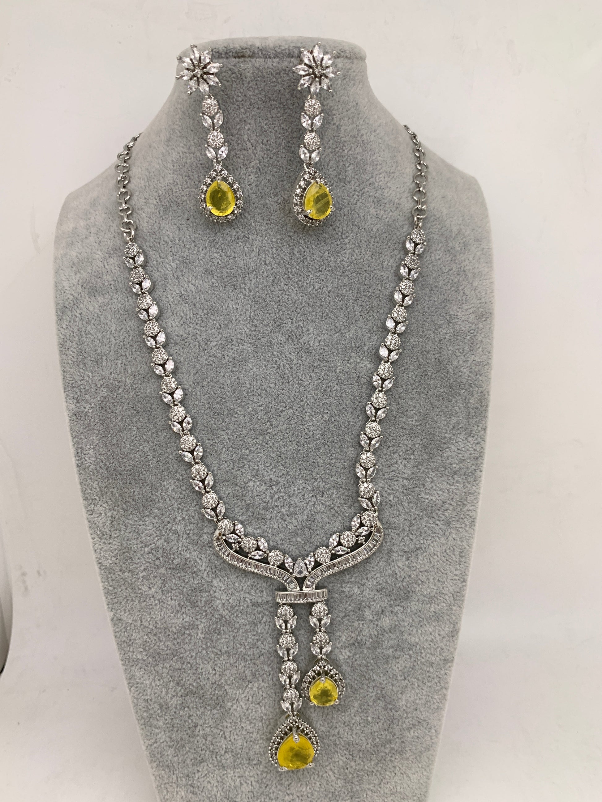 Doublet Stone Short Necklace - Yellow