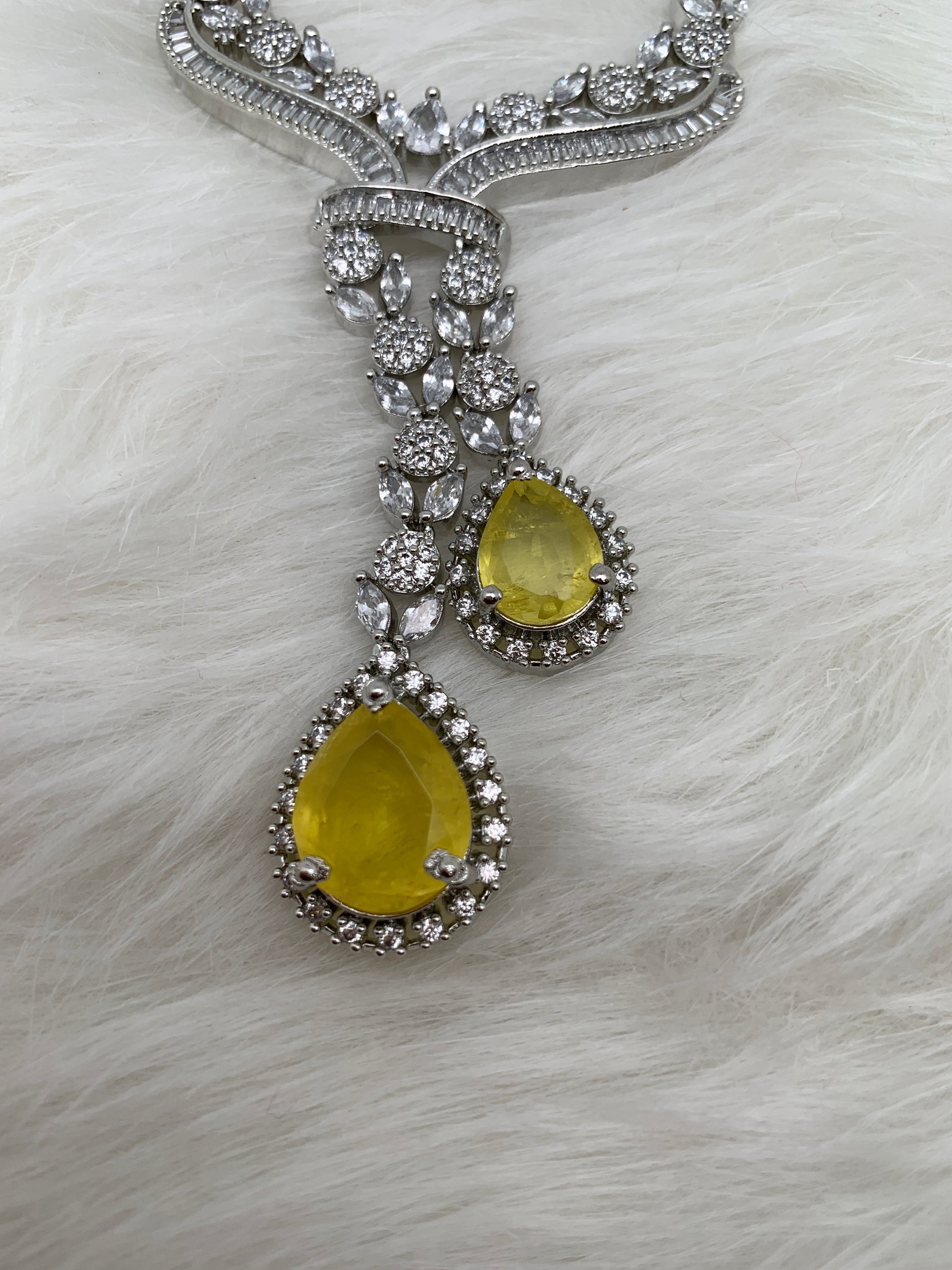 Doublet Stone Short Necklace - Yellow