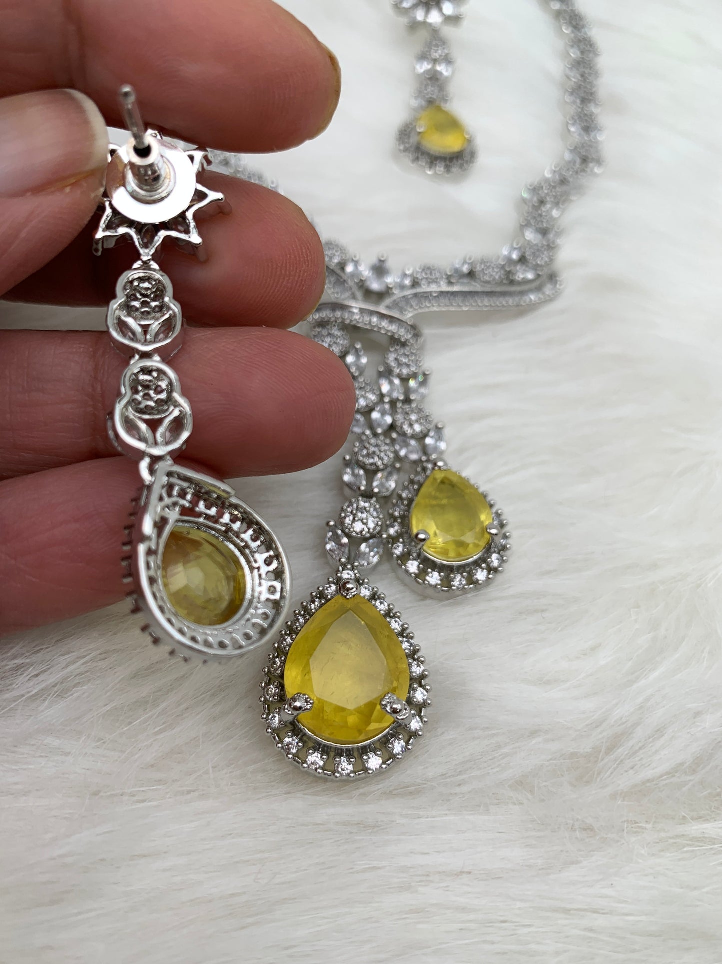 Doublet Stone Short Necklace - Yellow