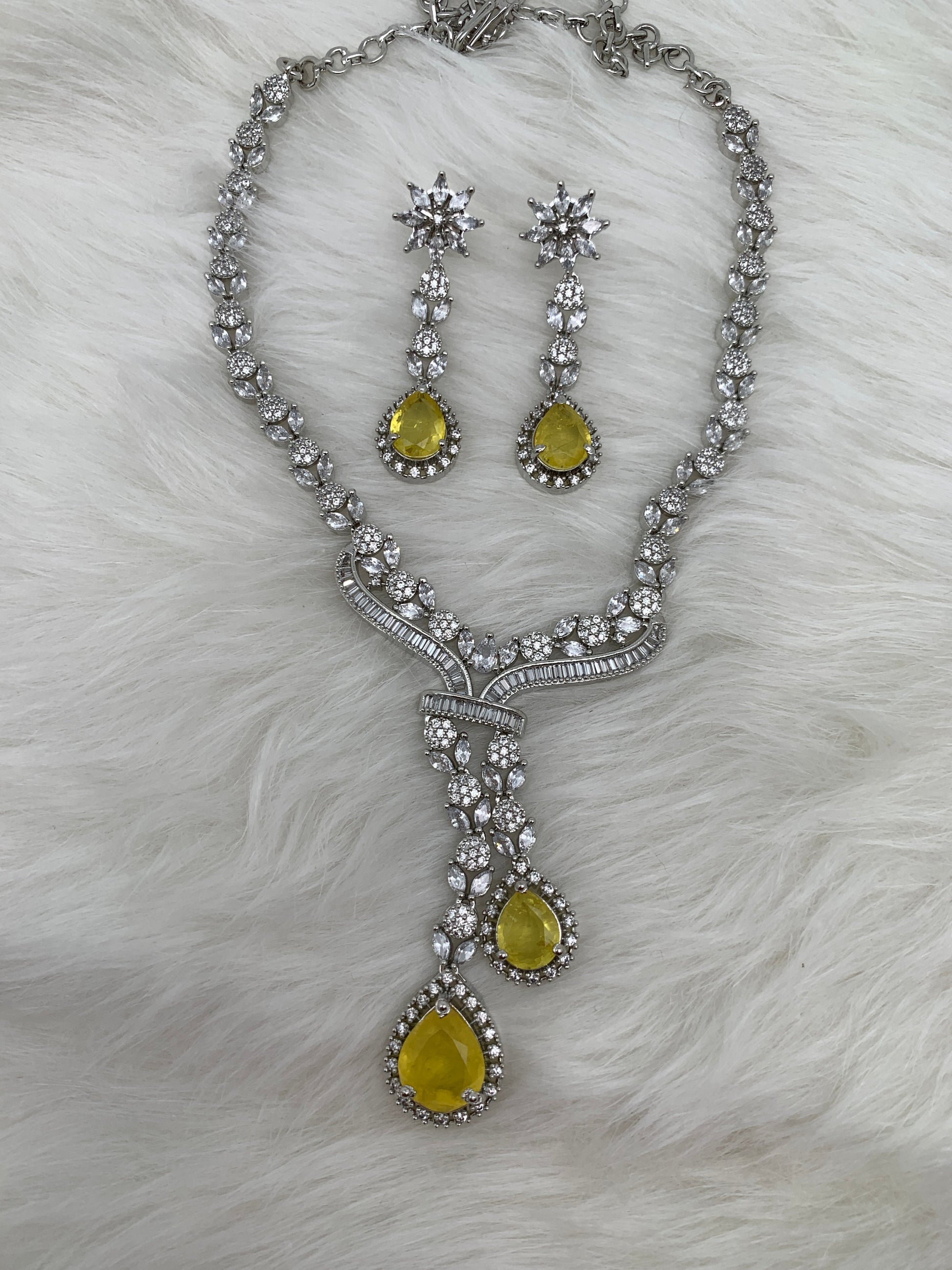 Doublet Stone Short Necklace - Yellow