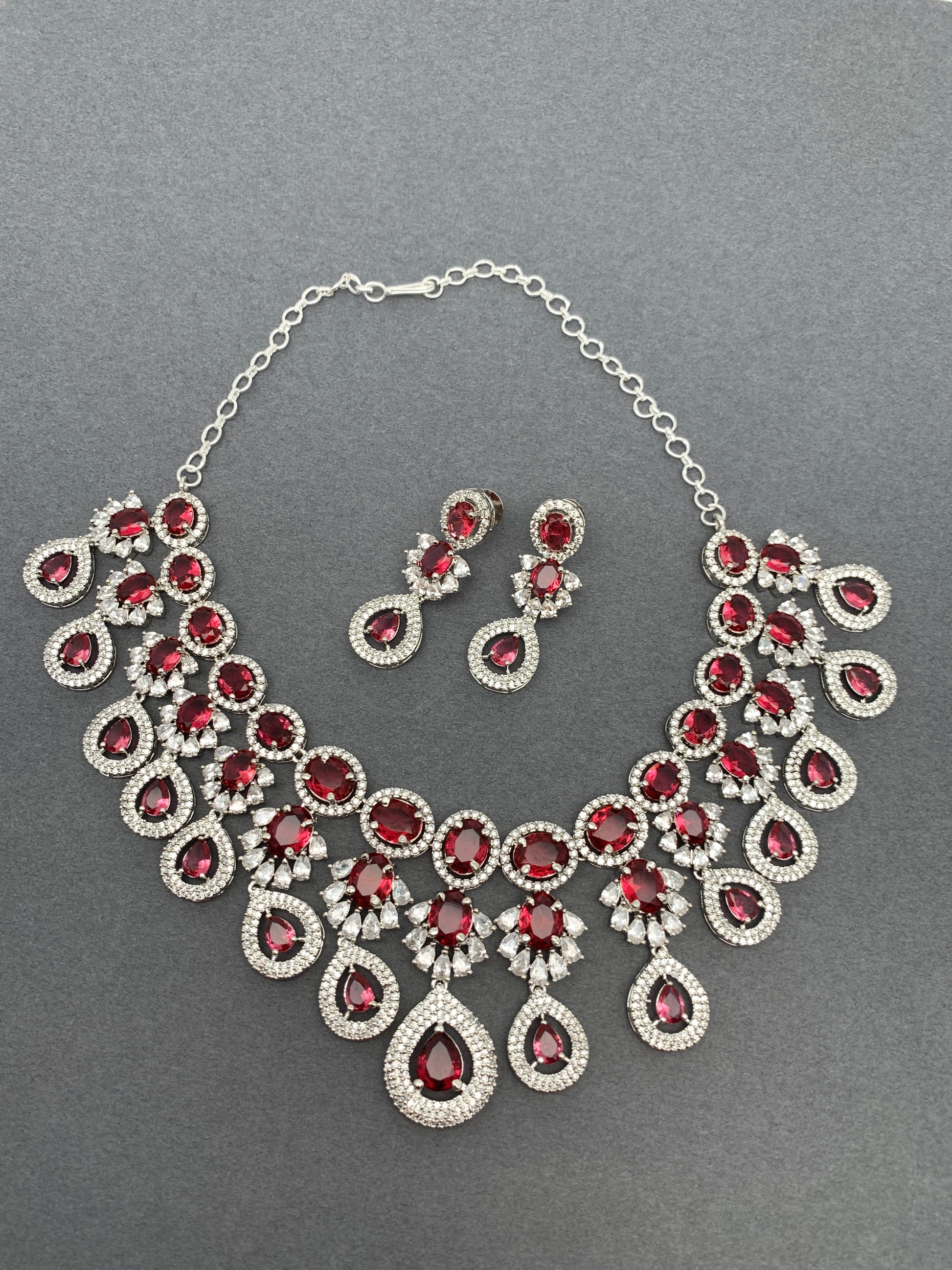 Doublet Stone Short Neckline Necklace - Red