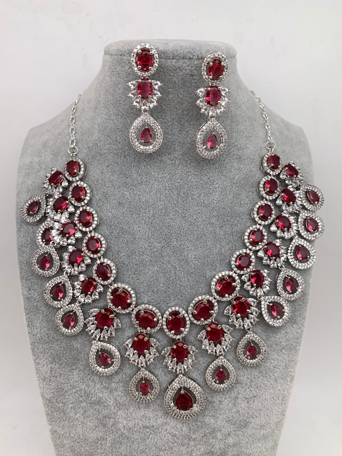 Doublet Stone Short Neckline Necklace - Red