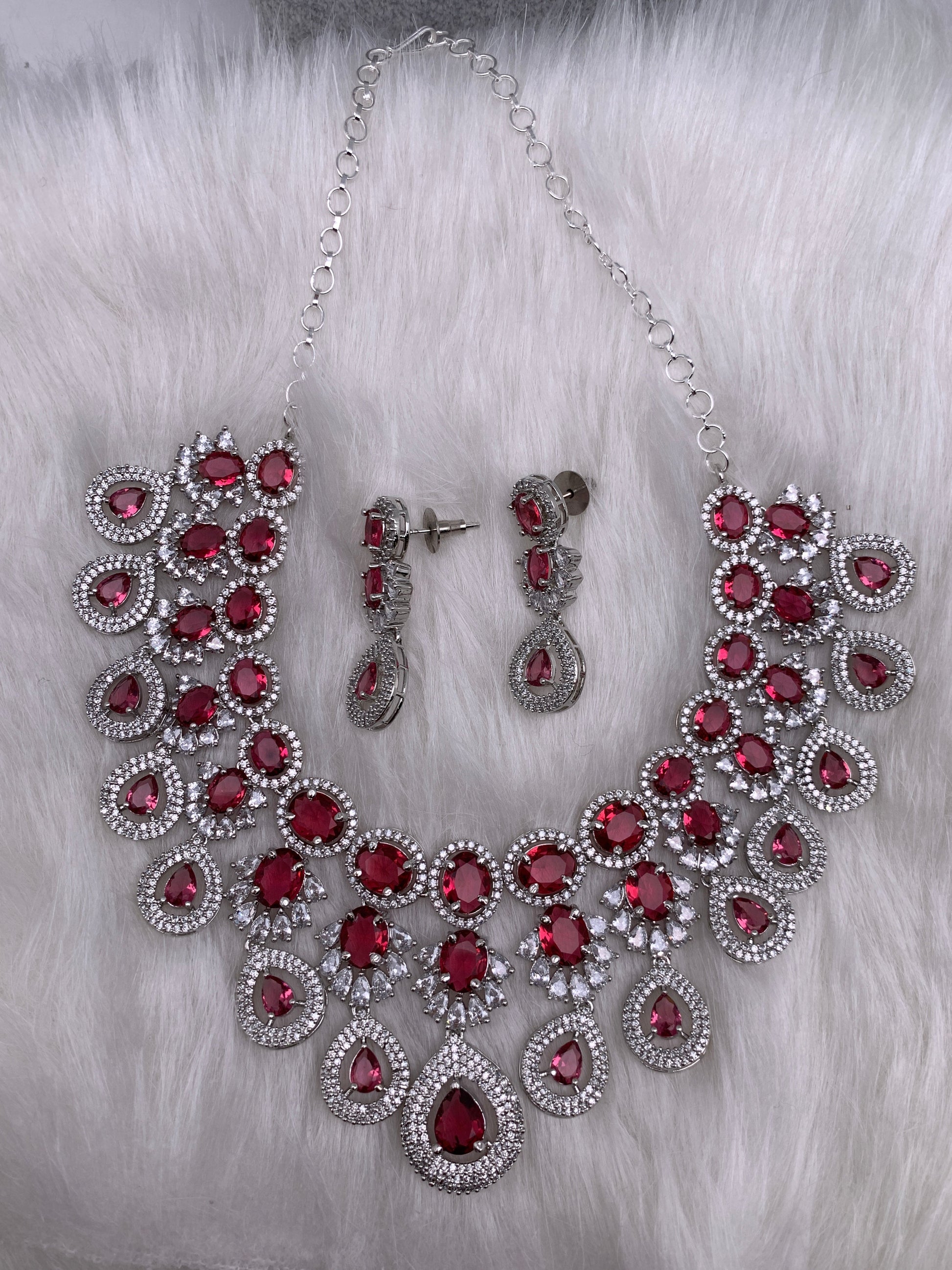 Doublet Stone Short Neckline Necklace - Red