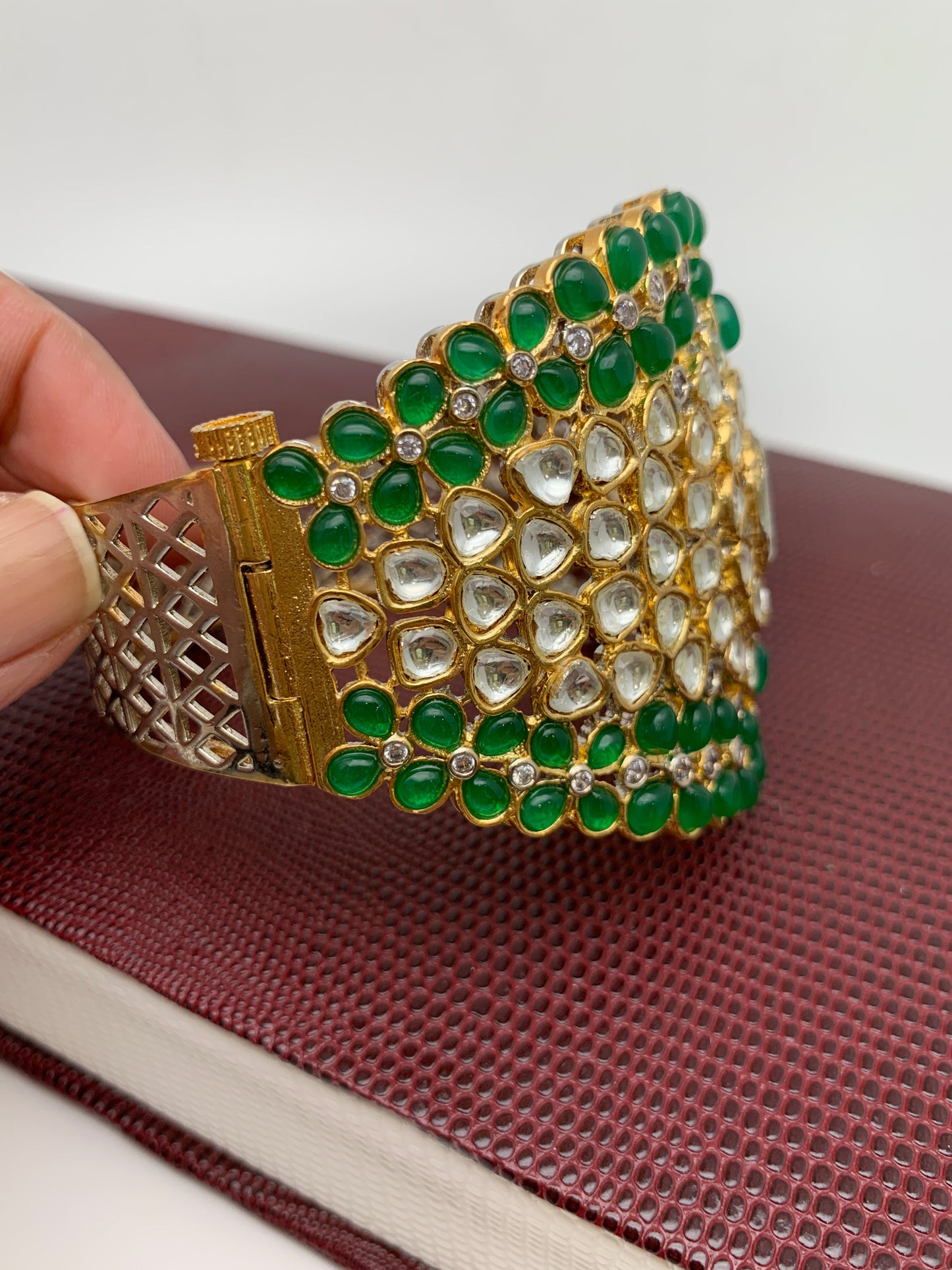 Kundan Green Stone Bracelet