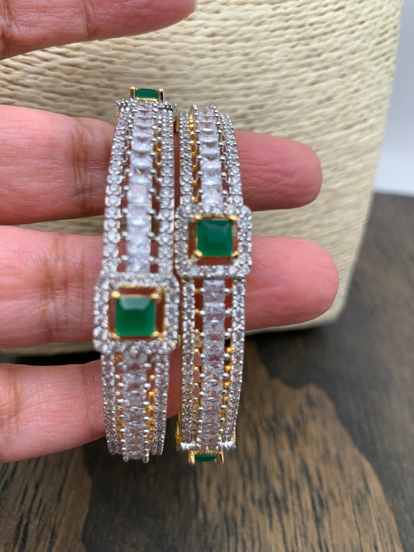 AD Emerald Green Stone Broad Bangles